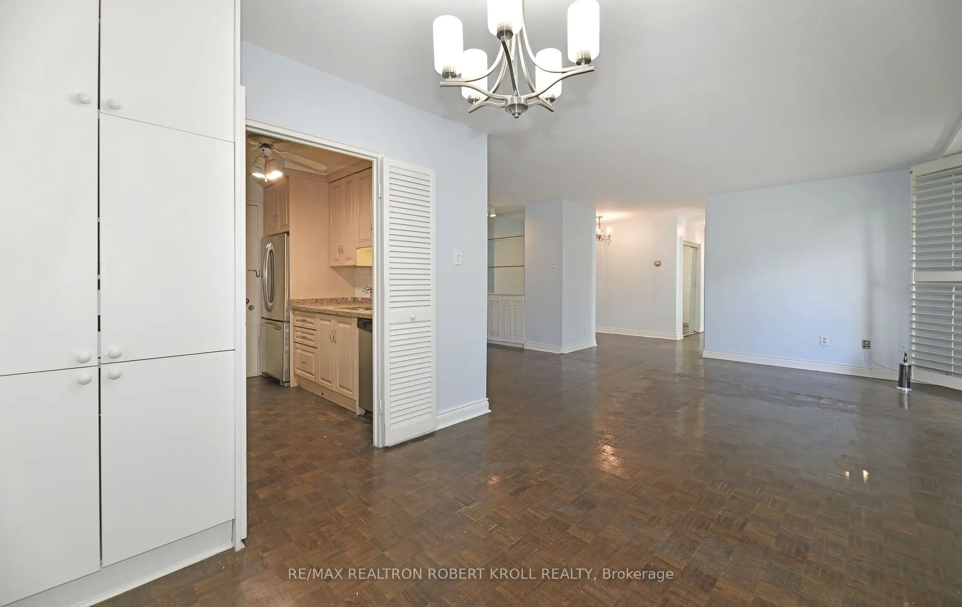 581 Avenue Road, #501