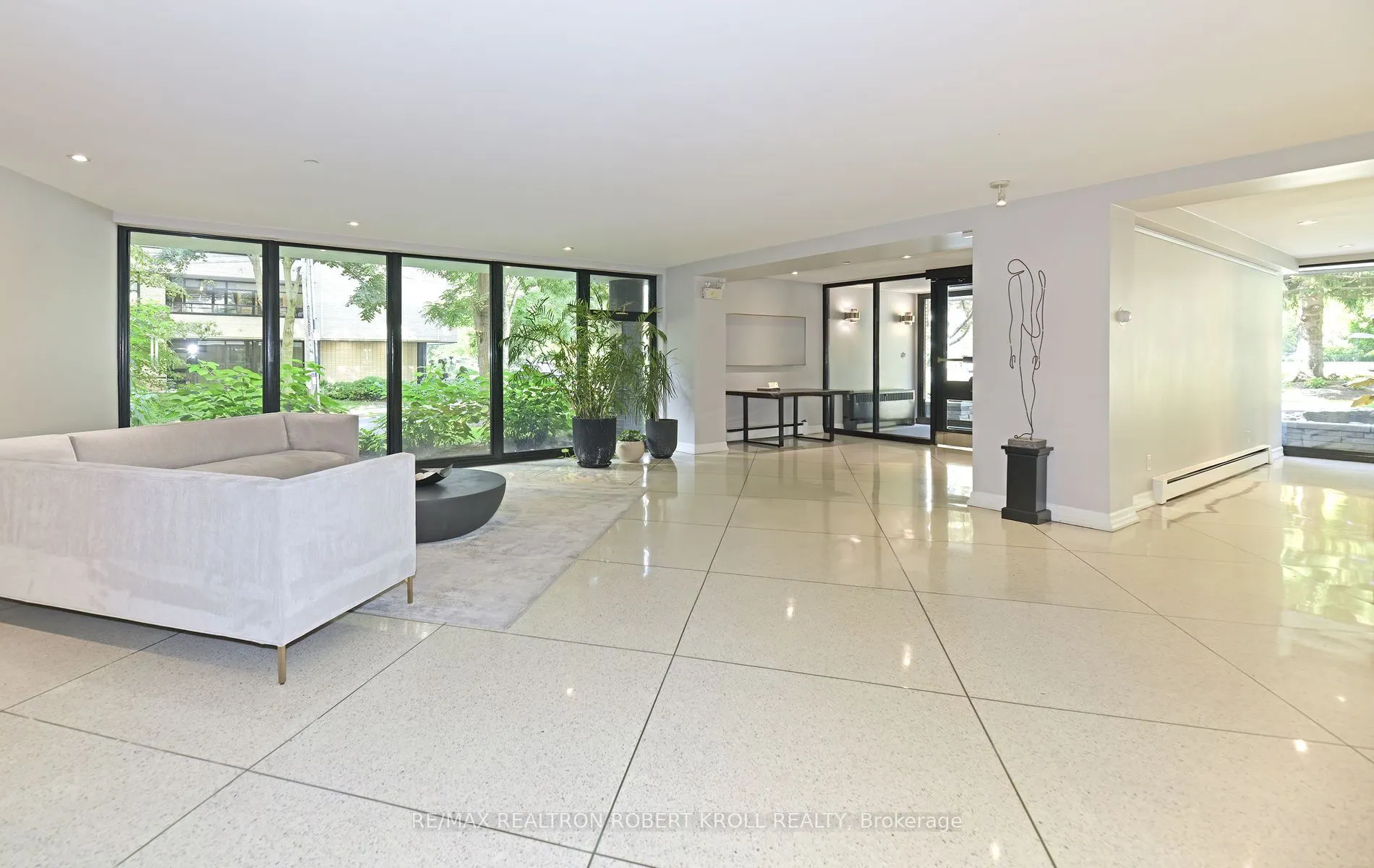 581 Avenue Road, #501
