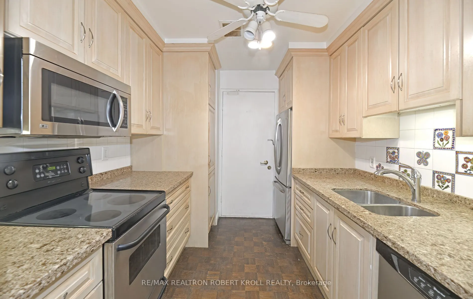581 Avenue Road, #501