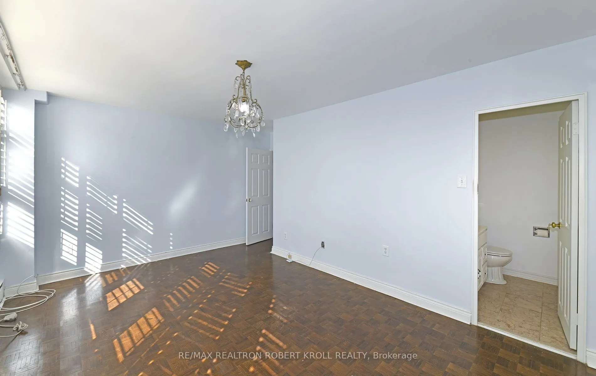 581 Avenue Road, #501