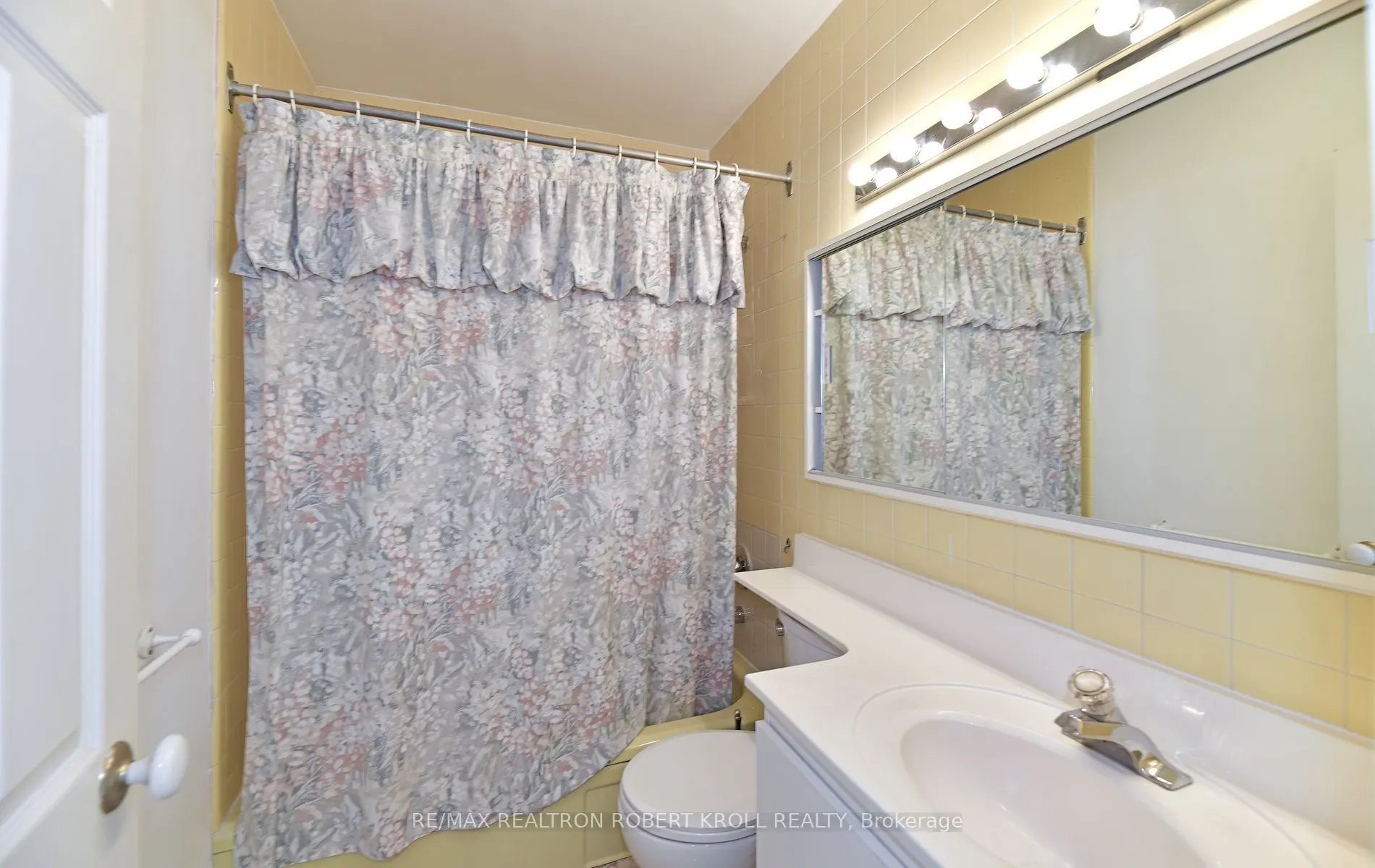 581 Avenue Road, #501