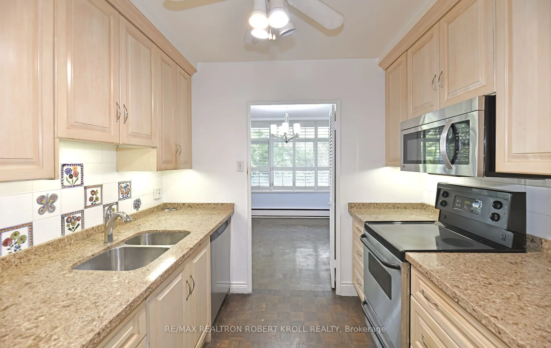 581 Avenue Road, #501