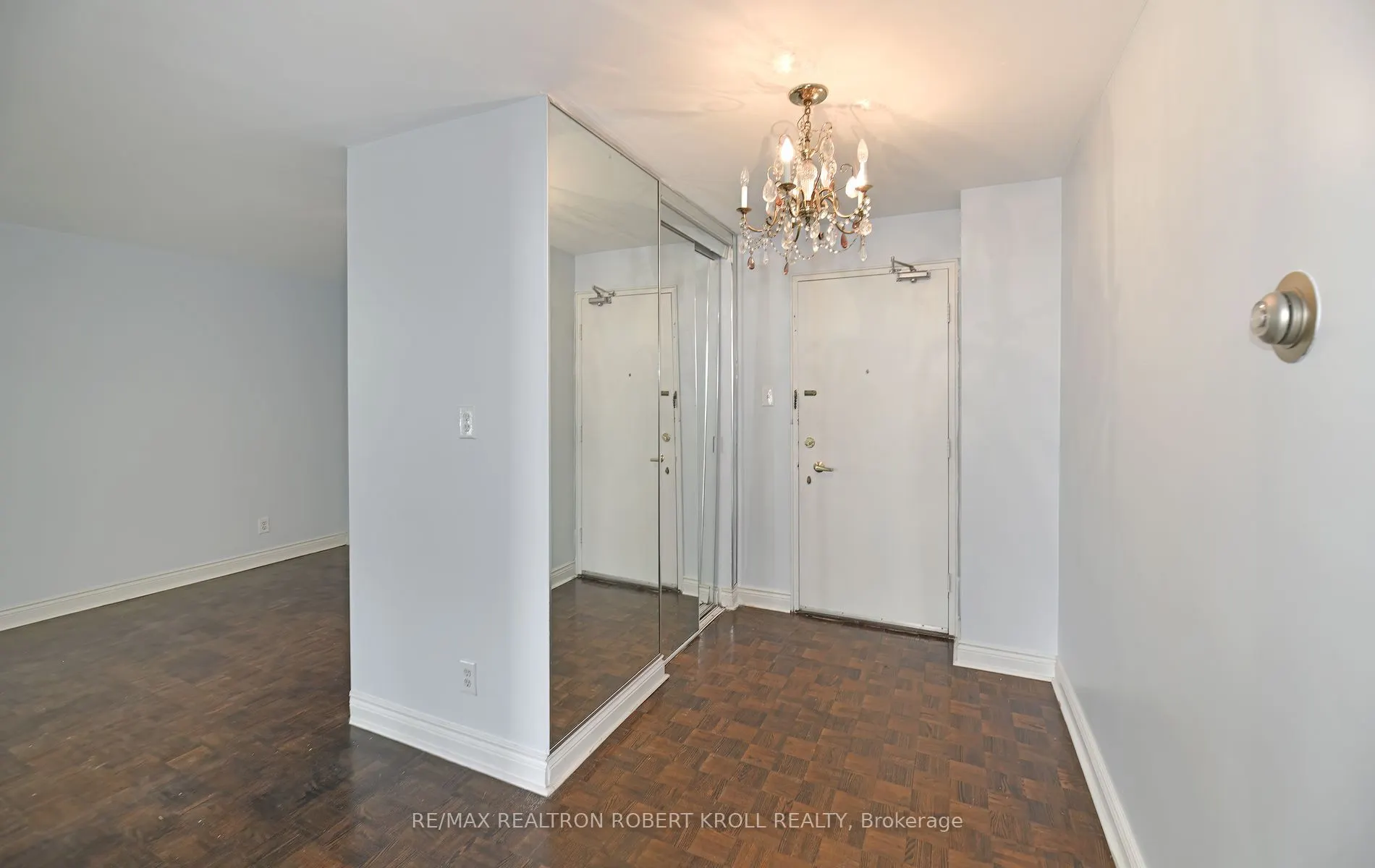 581 Avenue Road, #501