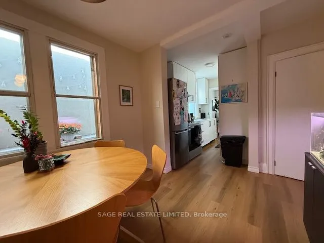 633 St Clair Avenue W, #Upper
