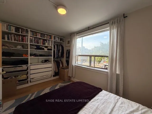633 St Clair Avenue W, #Upper
