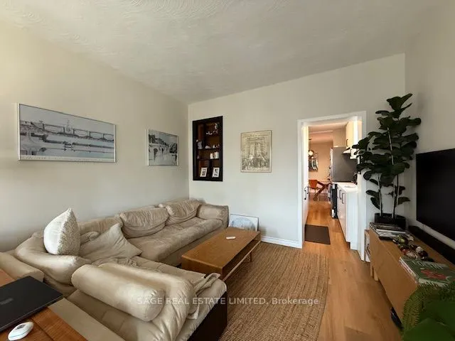633 St Clair Avenue W, #Upper