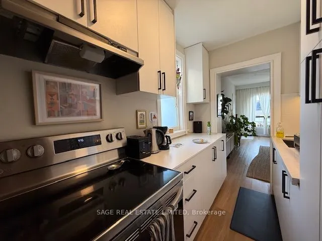 633 St Clair Avenue W, #Upper