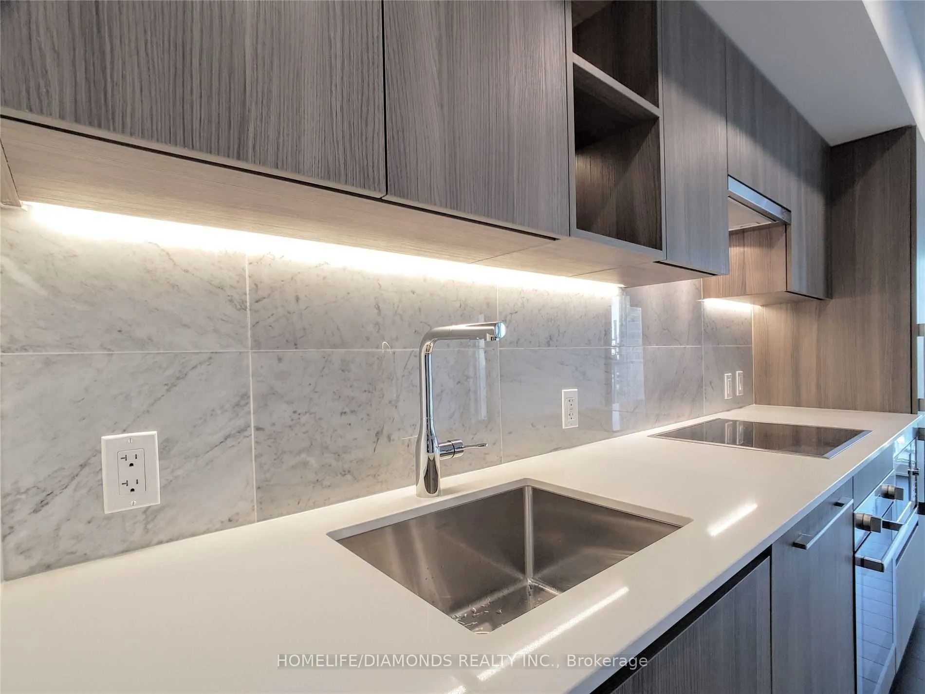 17 Bathurst Street, #3509
