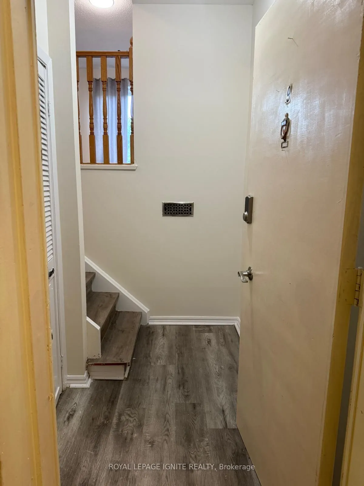 10 Leith Hill Road, #9