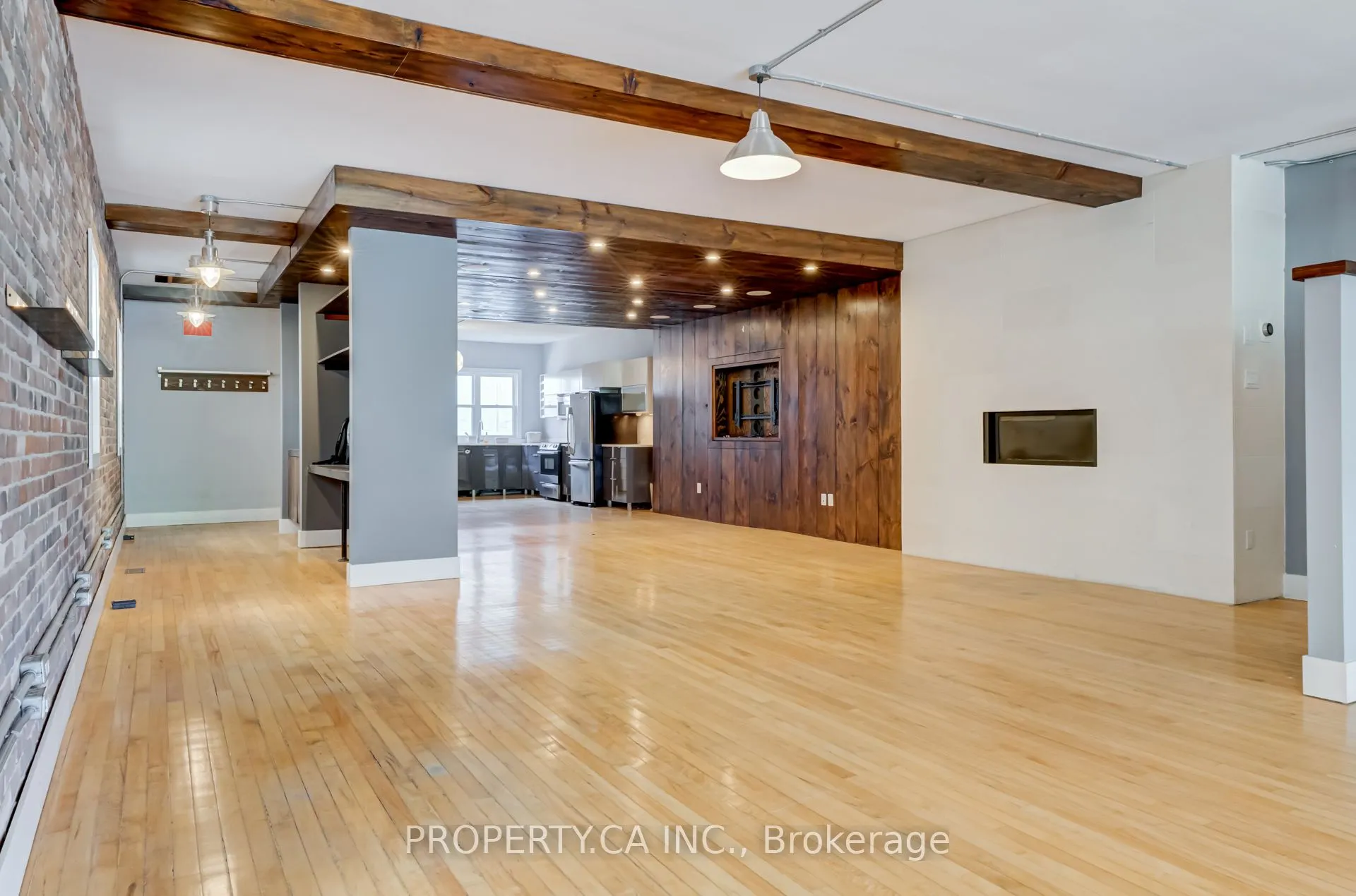 205 Augusta Avenue, #Upper