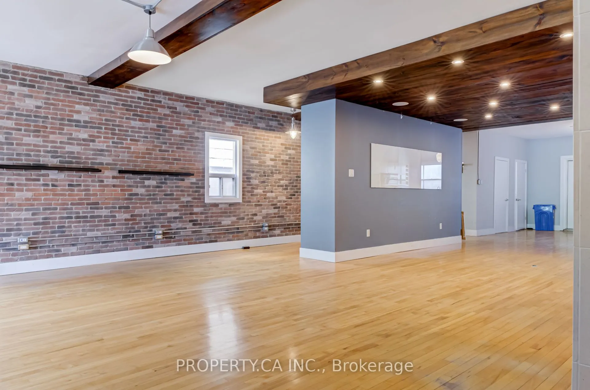 205 Augusta Avenue, #Upper