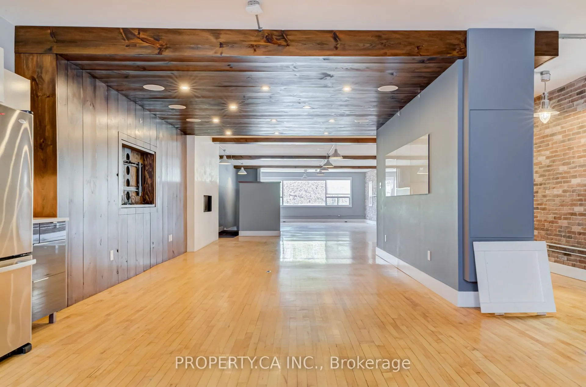 205 Augusta Avenue, #Upper