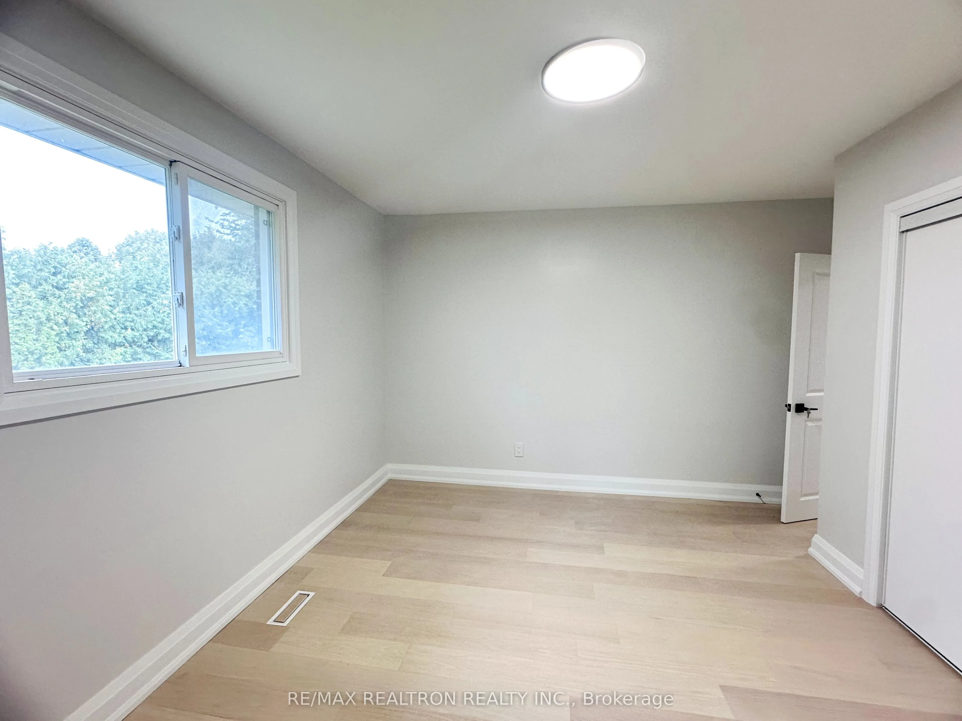 54 Bellbury Crescent