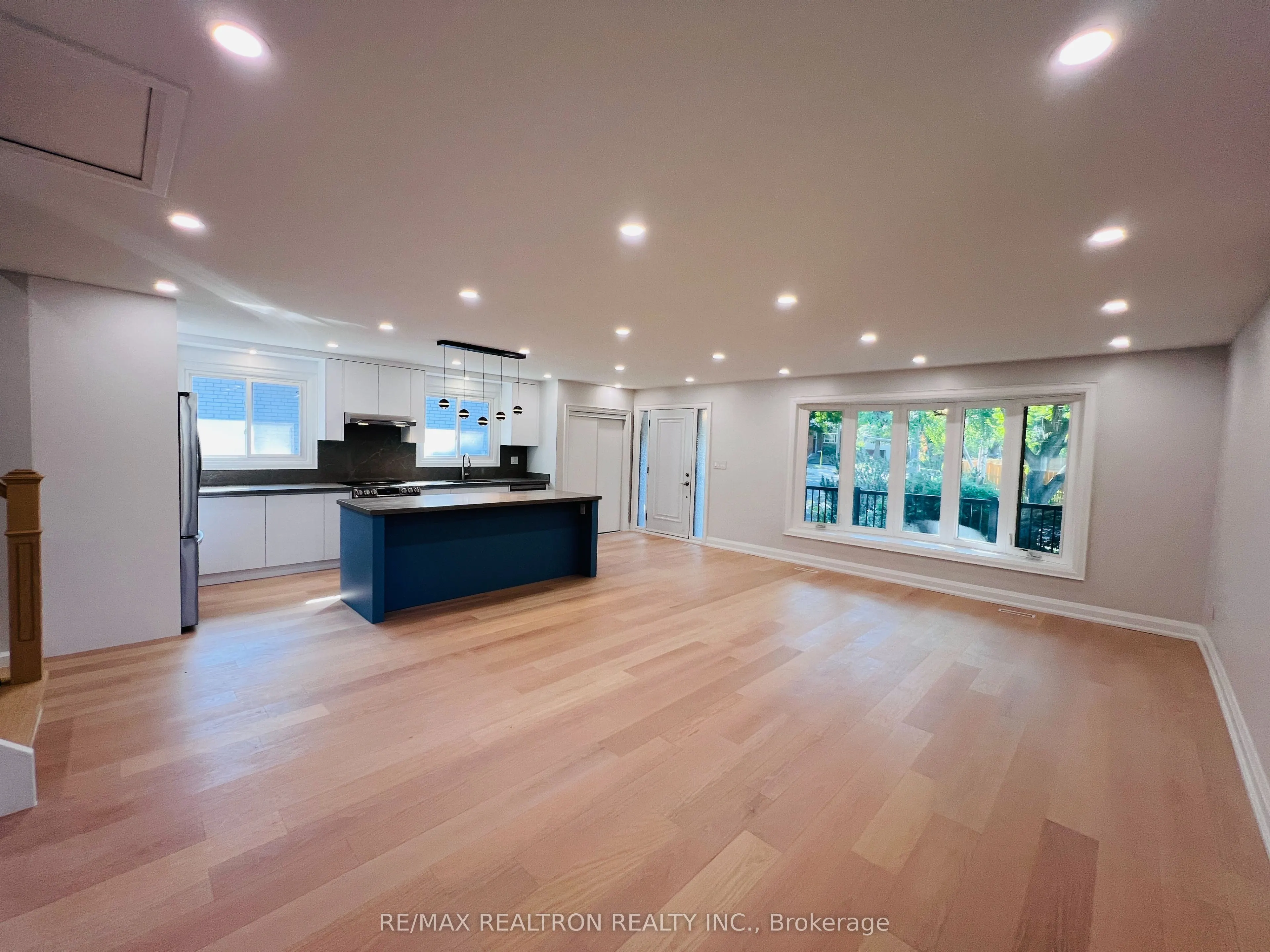 54 Bellbury Crescent