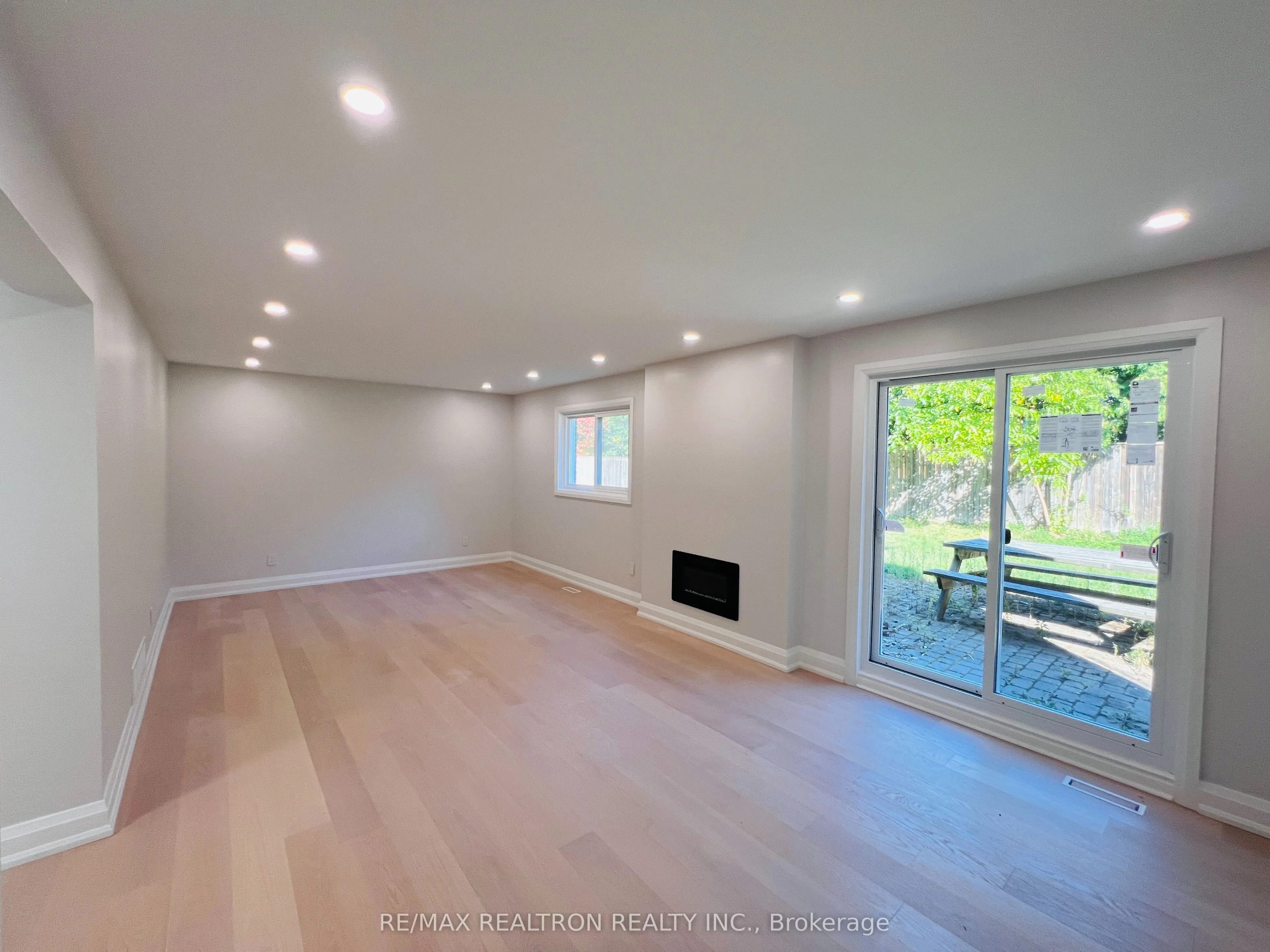 54 Bellbury Crescent