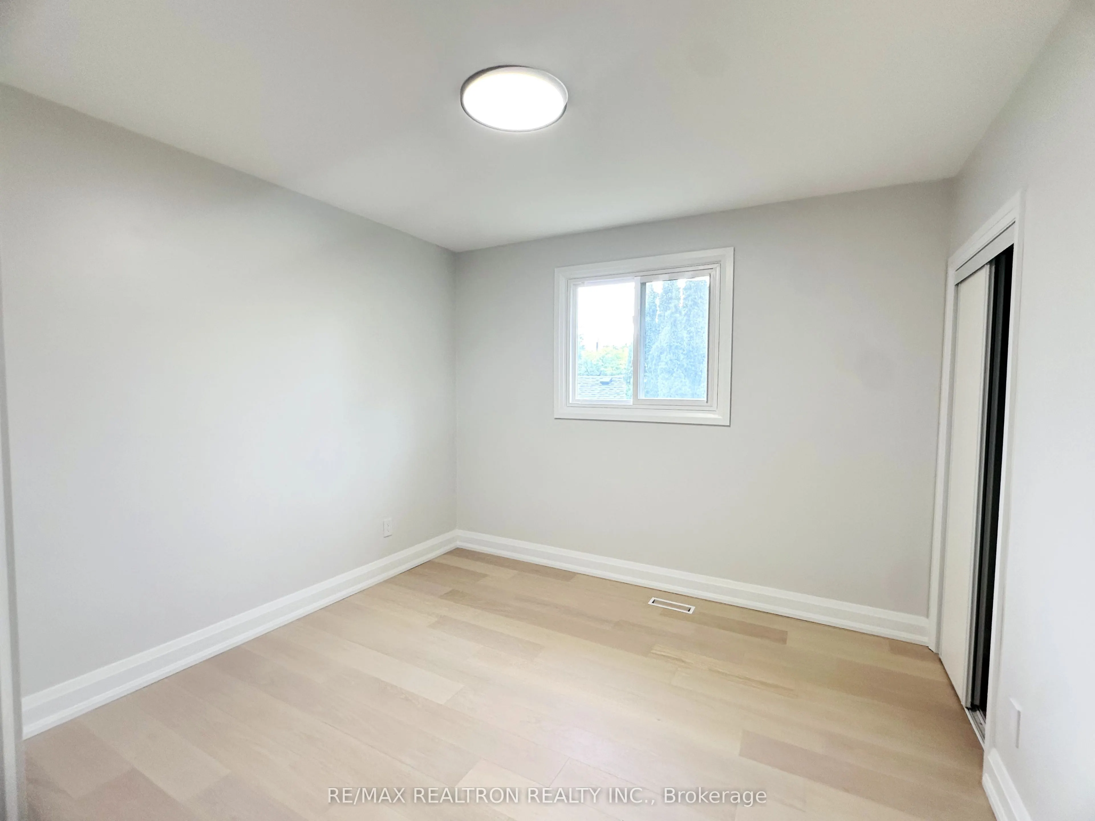 54 Bellbury Crescent