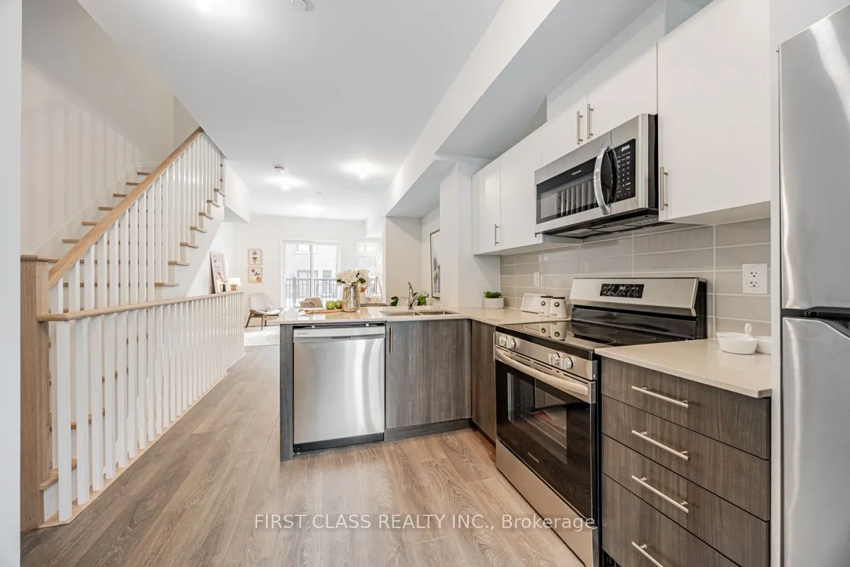 7 Spruce Pines Crescent