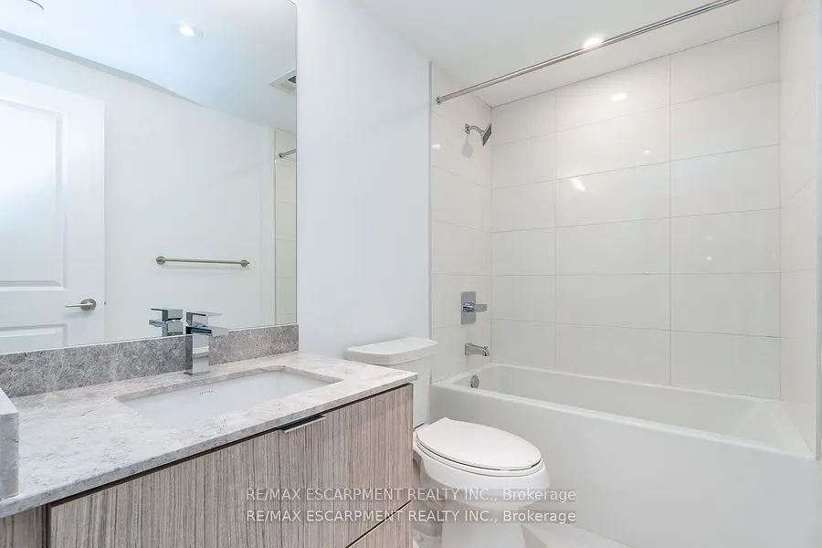 395 Bloor Street E, #2201