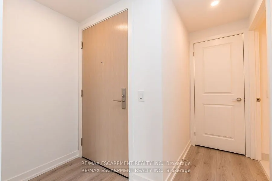 395 Bloor Street E, #2201