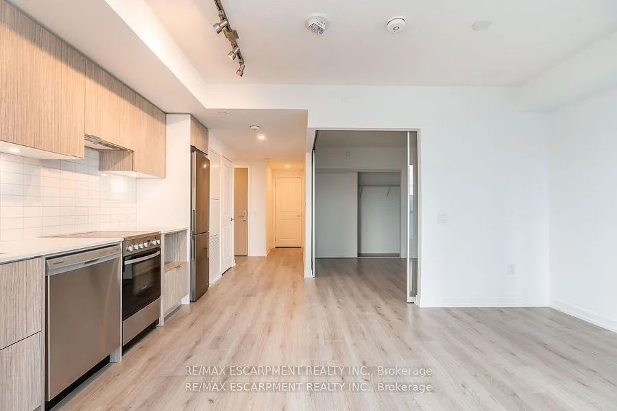 395 Bloor Street E, #2201