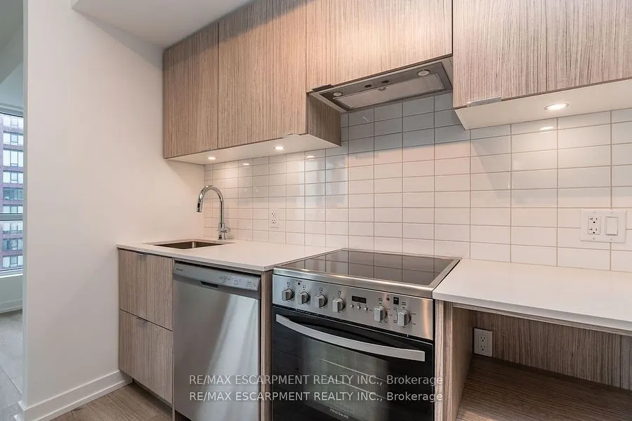 395 Bloor Street E, #2201
