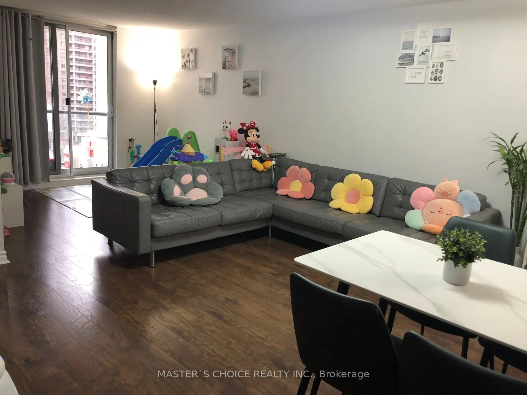 801 Bay Street, #1001