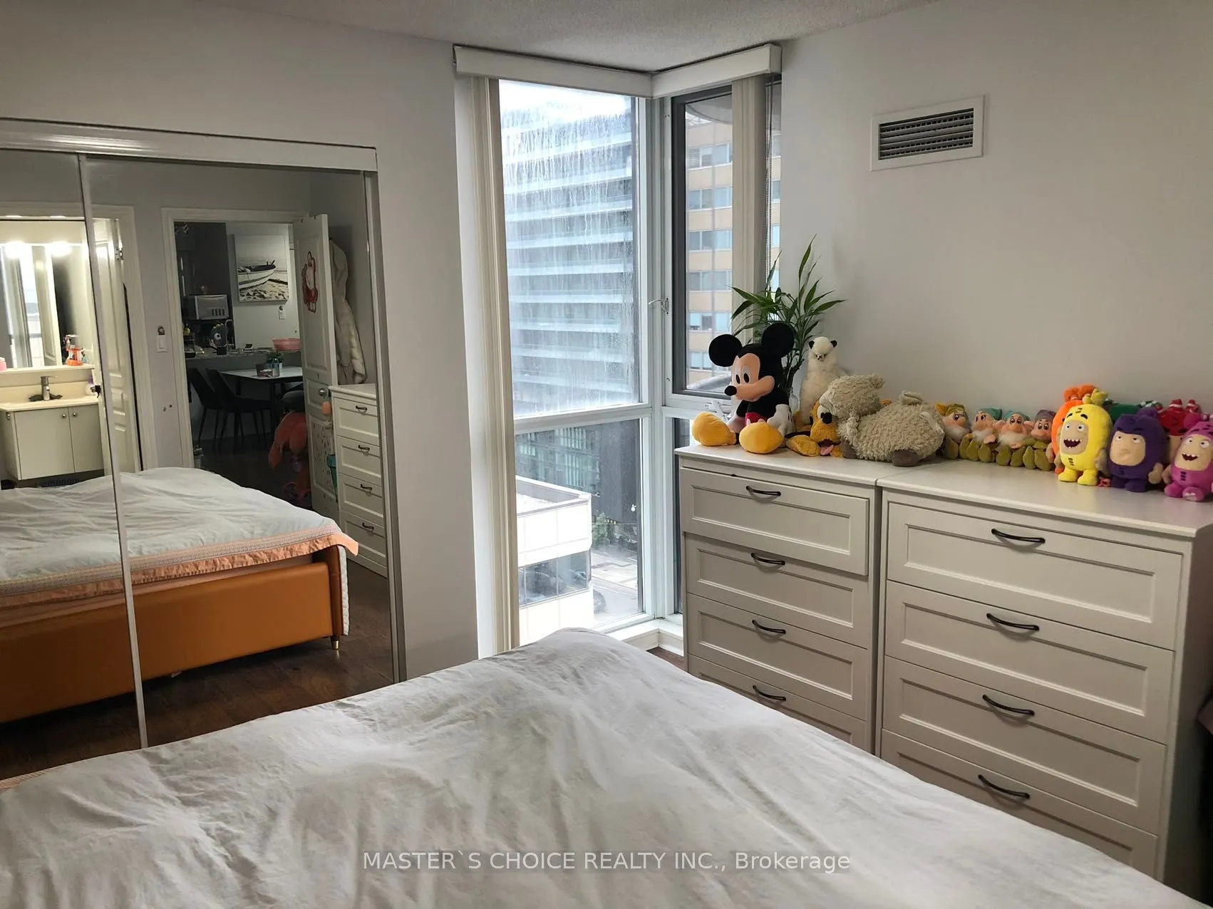 801 Bay Street, #1001