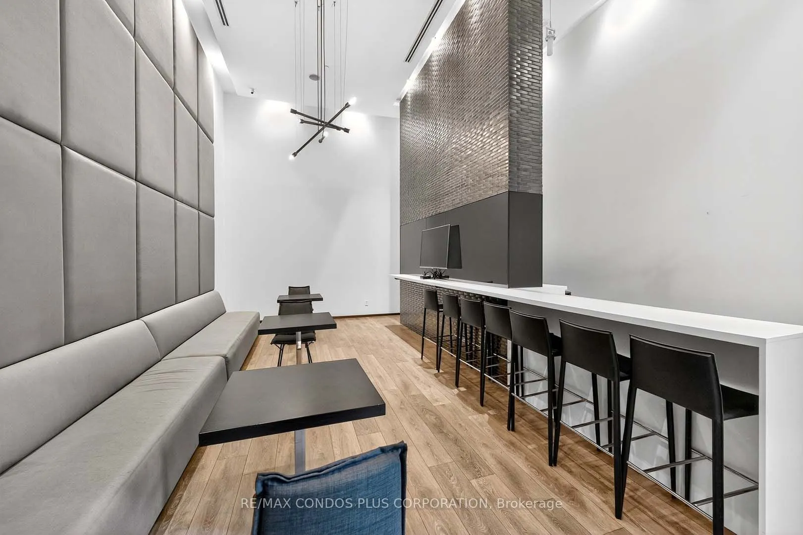 1030 King Street W, #444