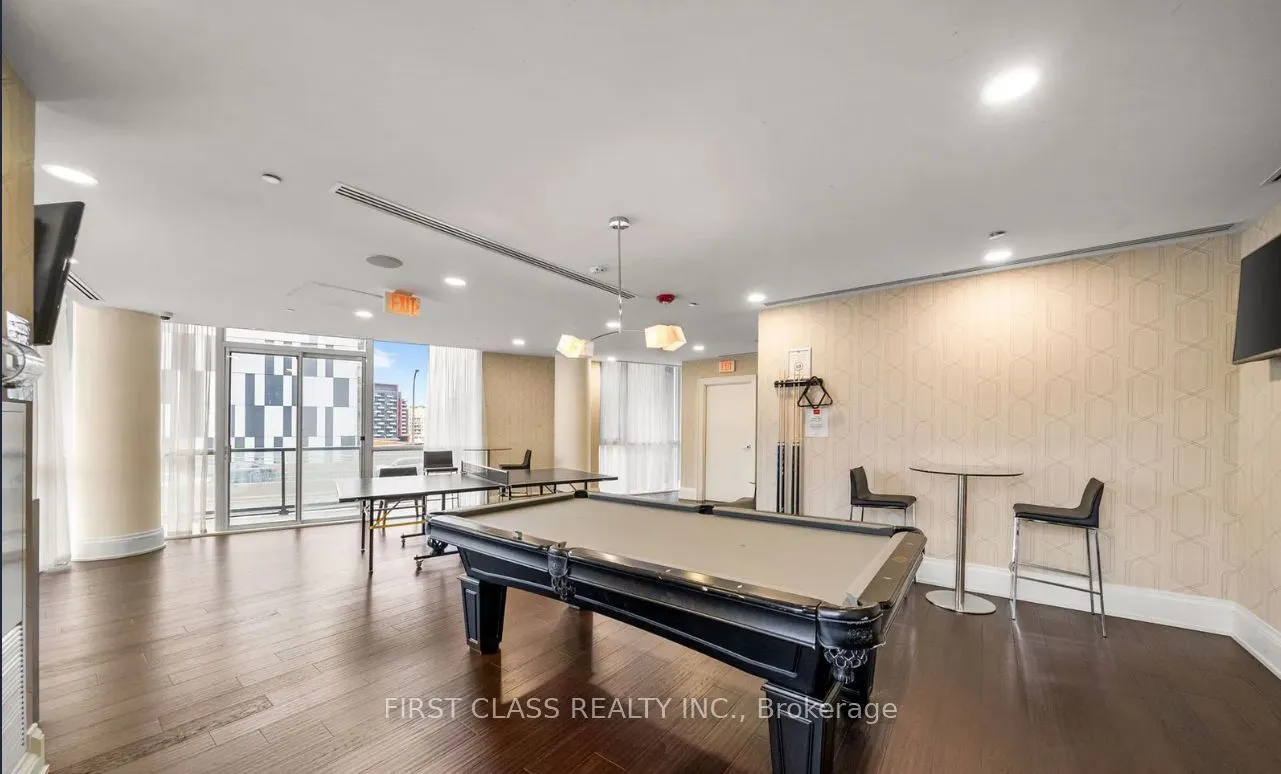 20 Bruyeres Mews, #2309