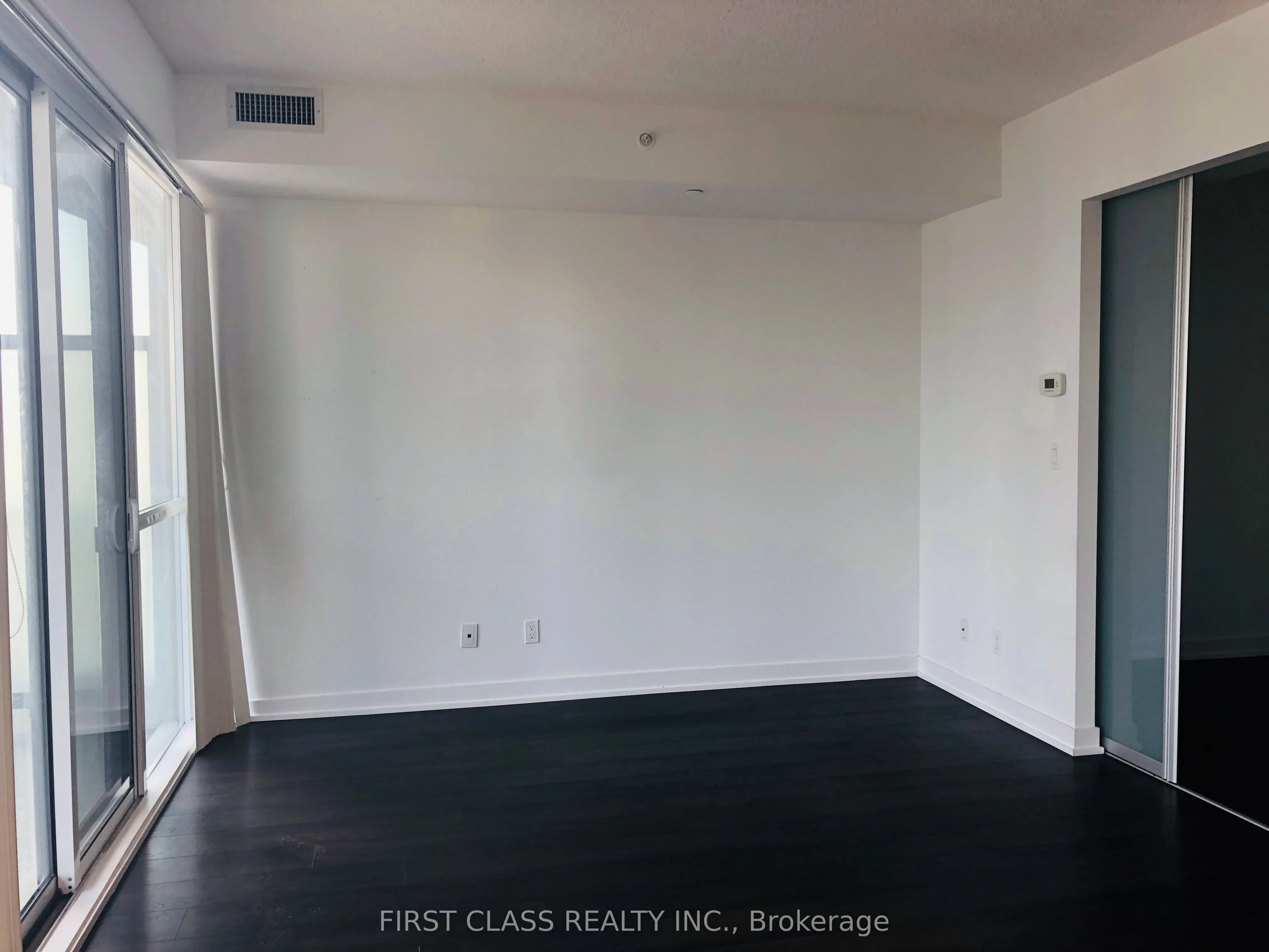 20 Bruyeres Mews, #2309