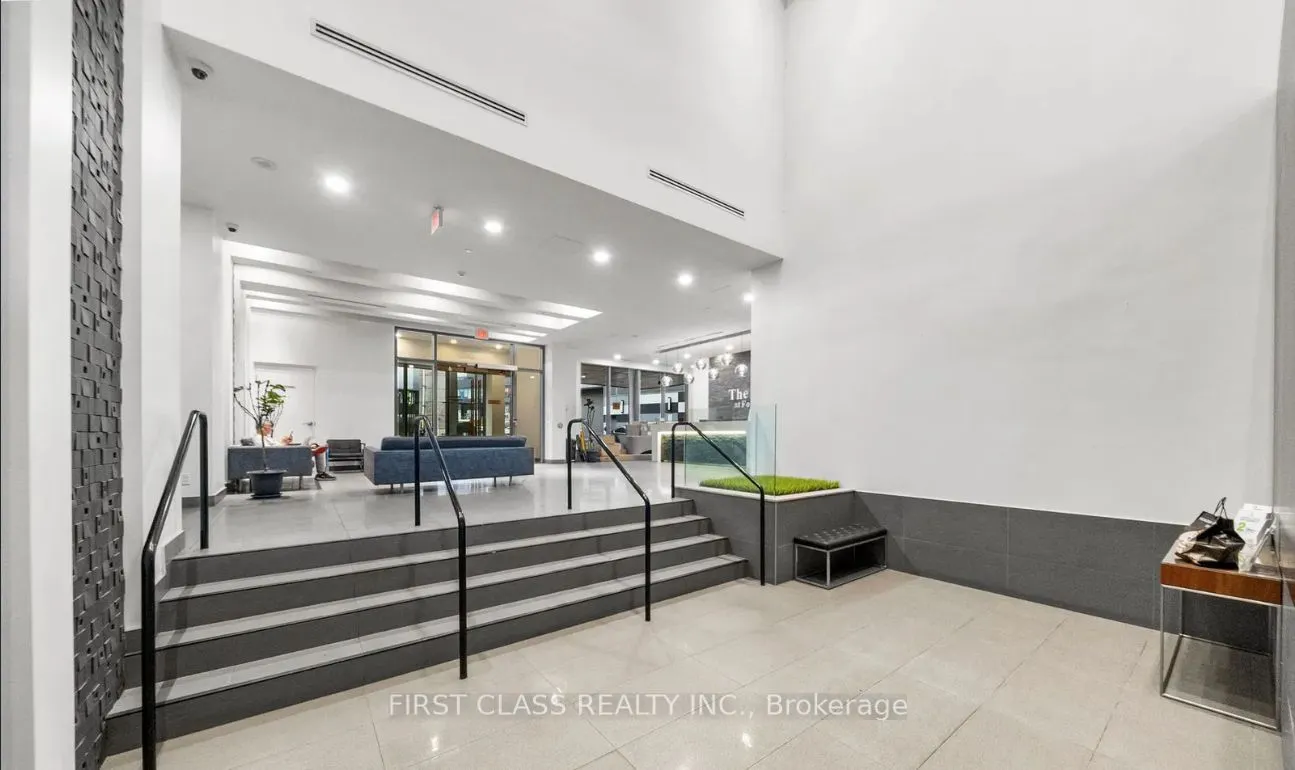 20 Bruyeres Mews, #2309