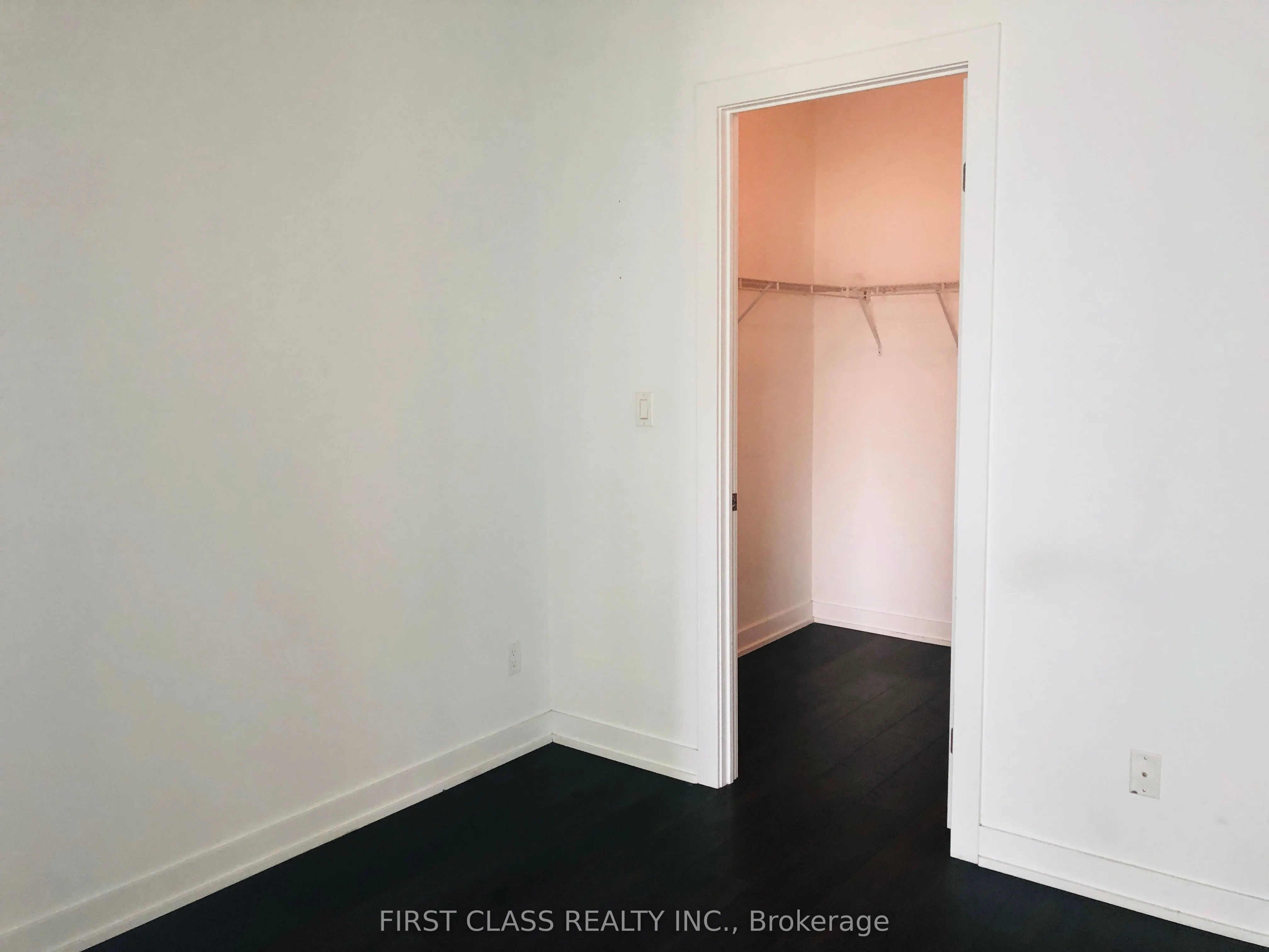 20 Bruyeres Mews, #2309