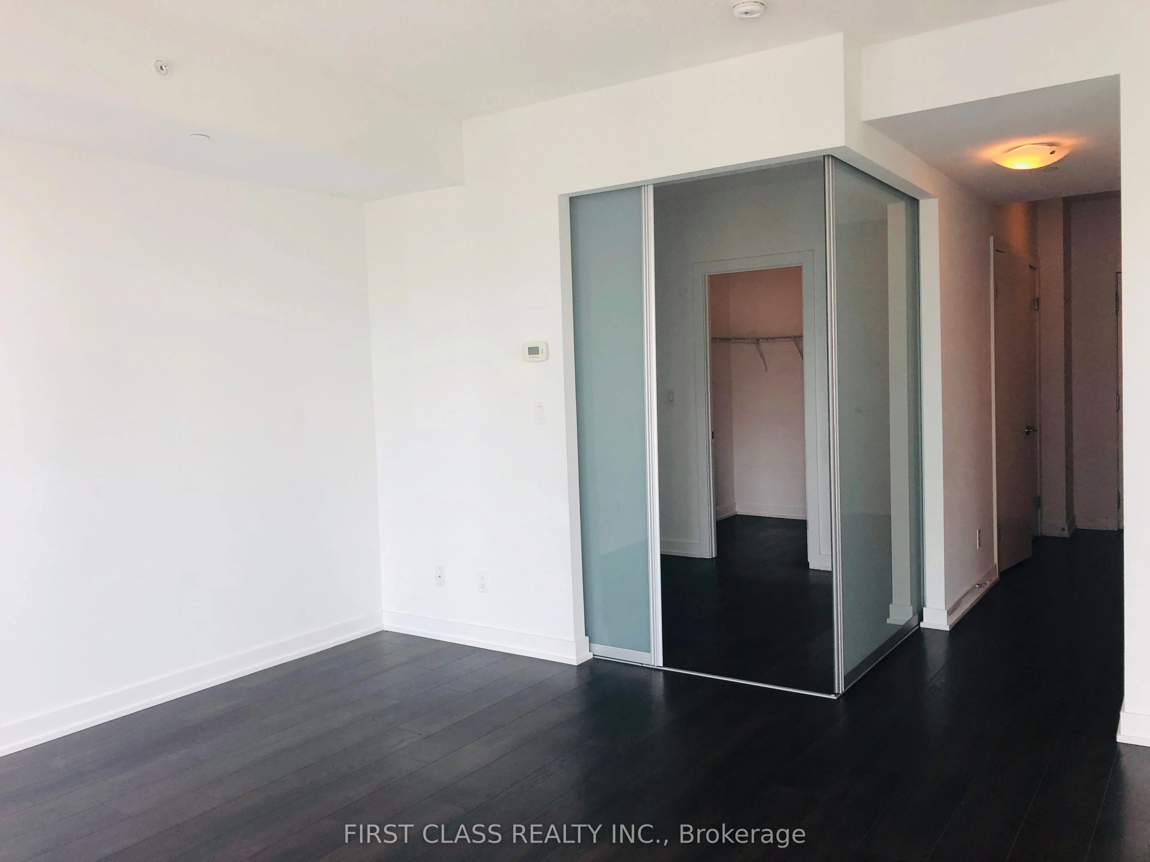20 Bruyeres Mews, #2309