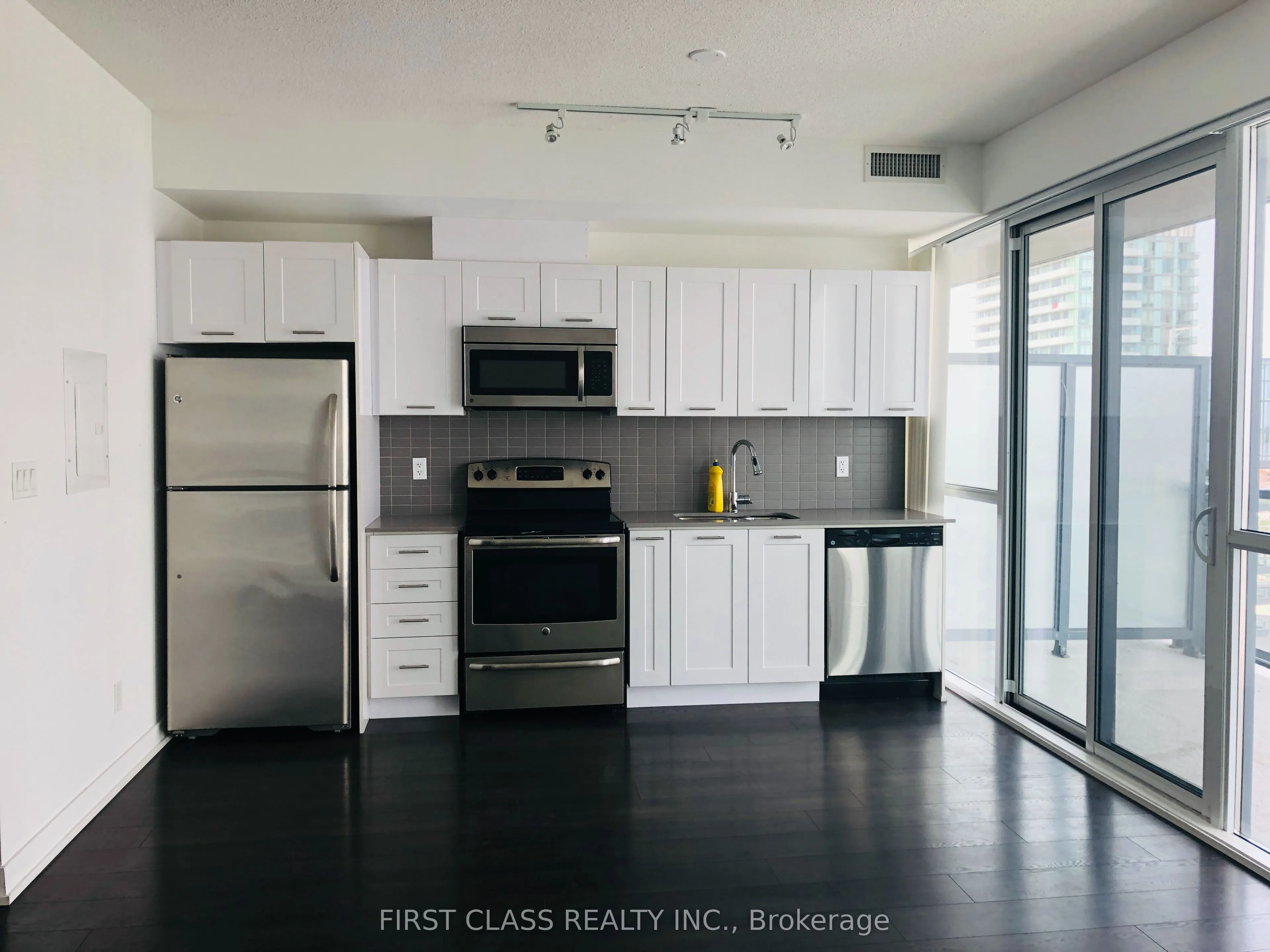 20 Bruyeres Mews, #2309