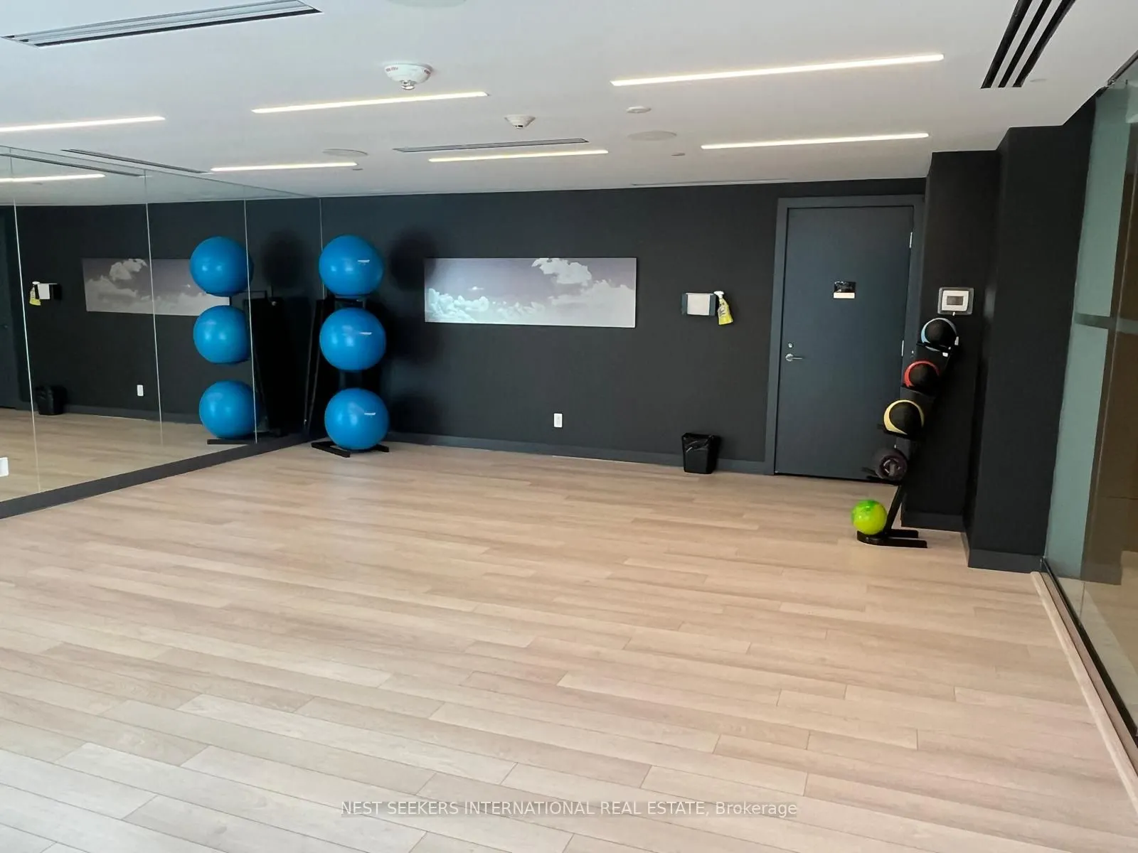 101 Erskine Avenue, #1606