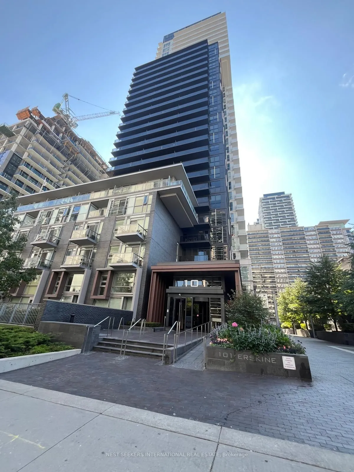 101 Erskine Avenue, #1606