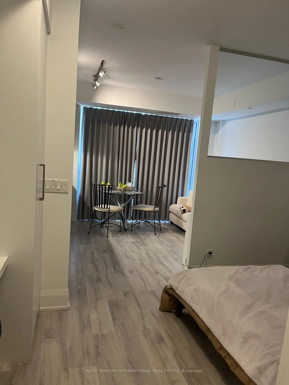 101 Erskine Avenue, #1606