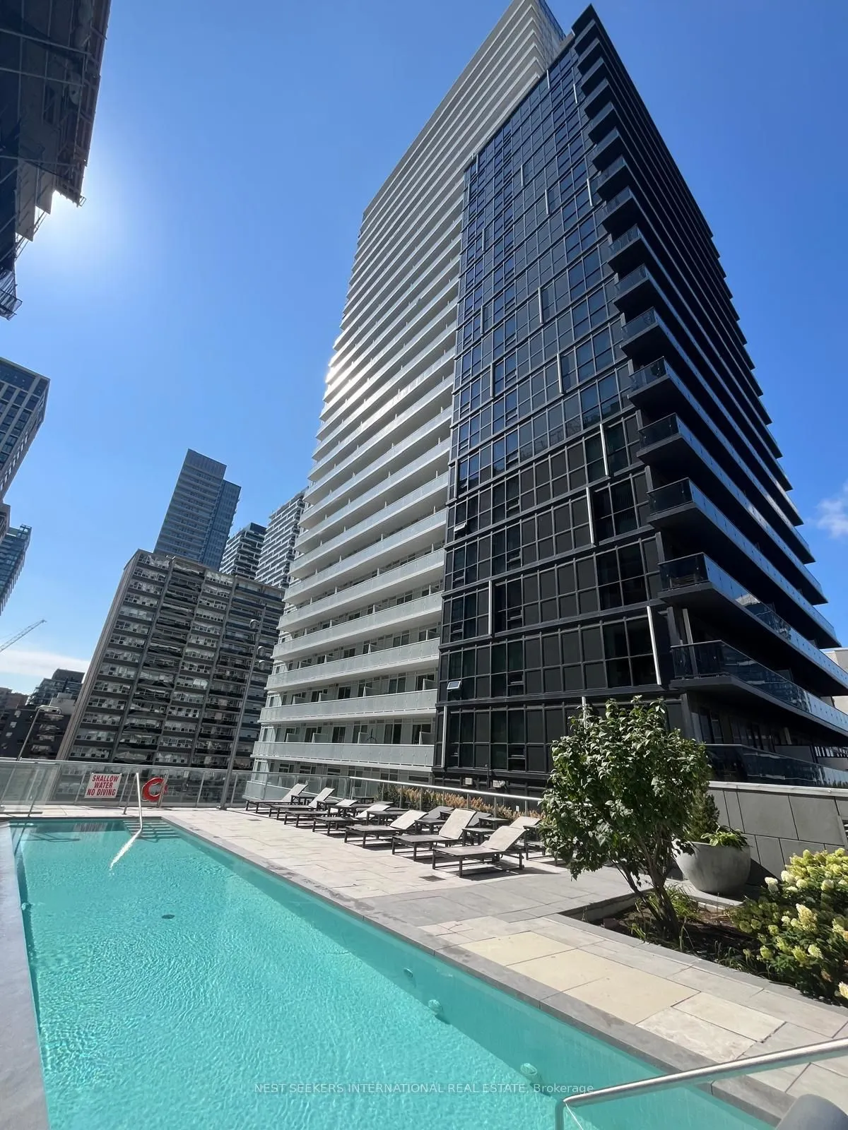 101 Erskine Avenue, #1606