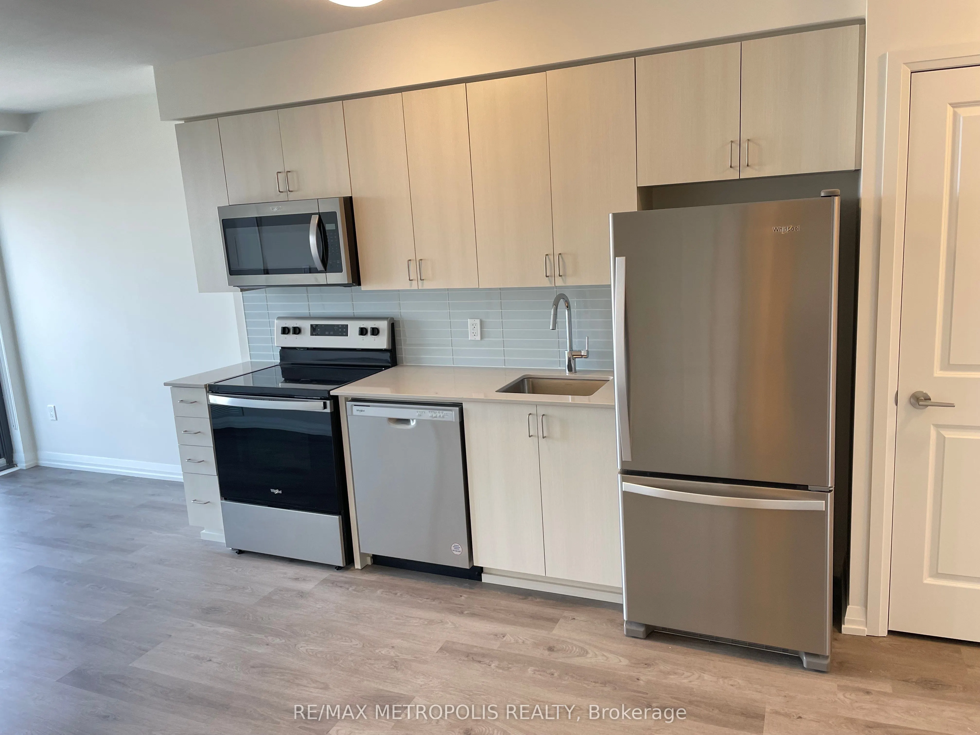 325 Yorkland Boulevard, #PH05