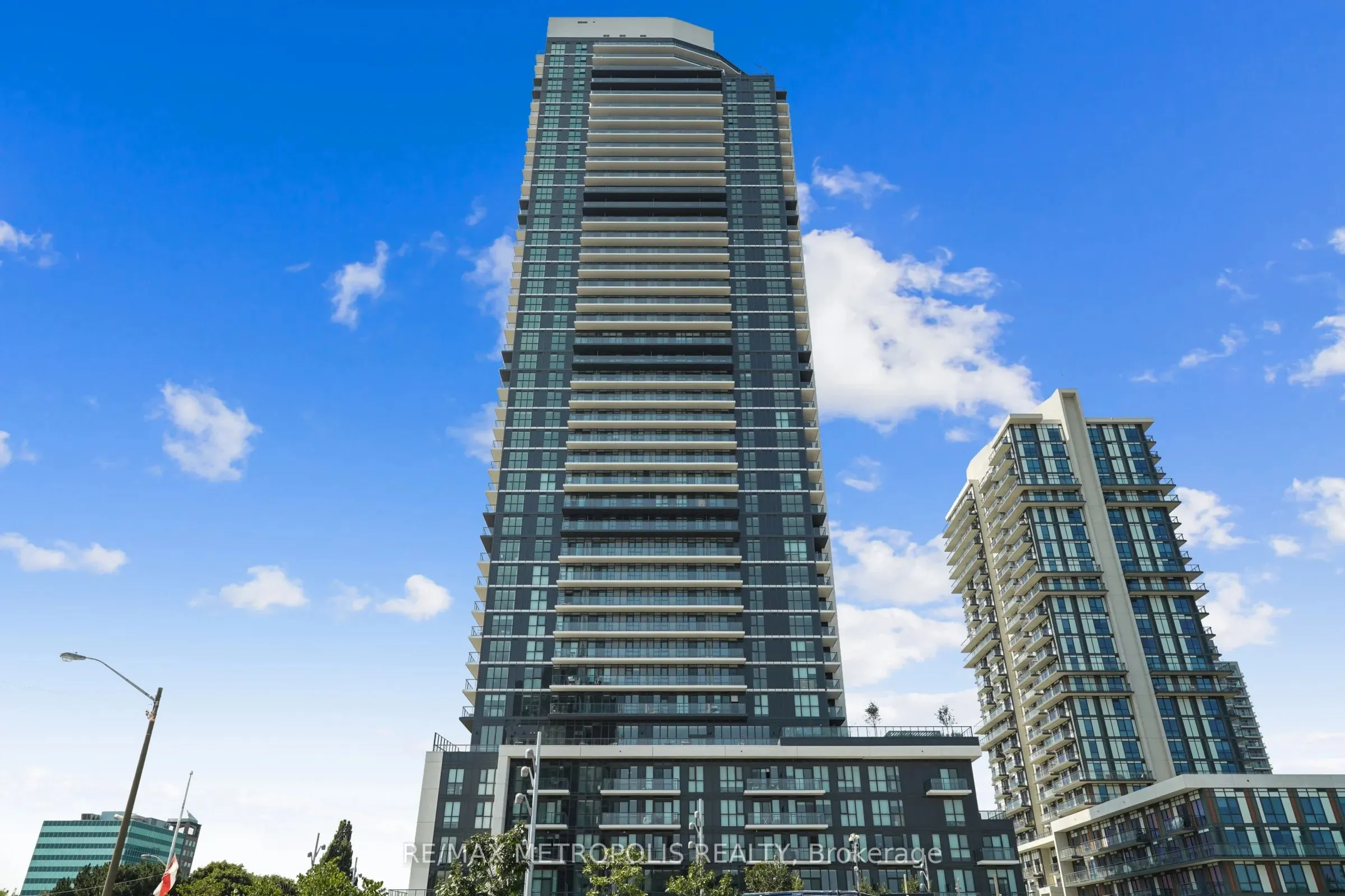 325 Yorkland Boulevard, #PH05