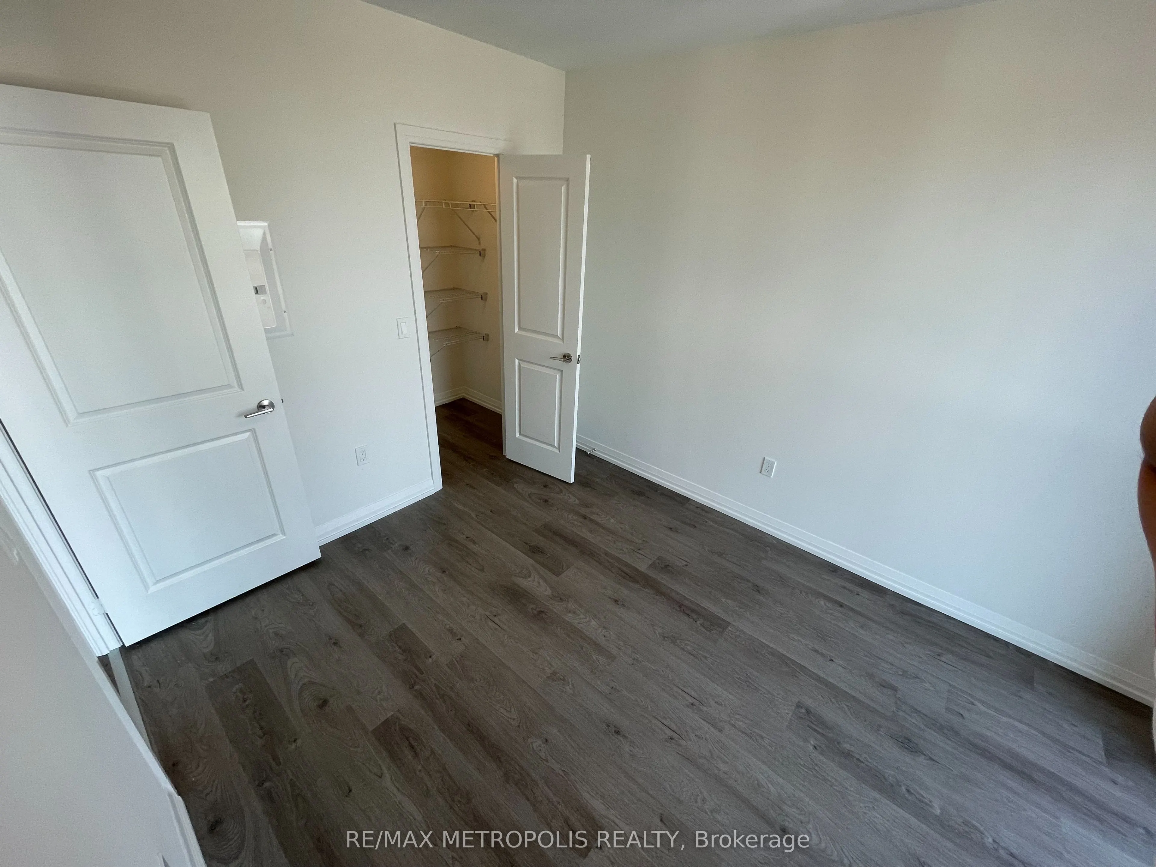 325 Yorkland Boulevard, #PH05