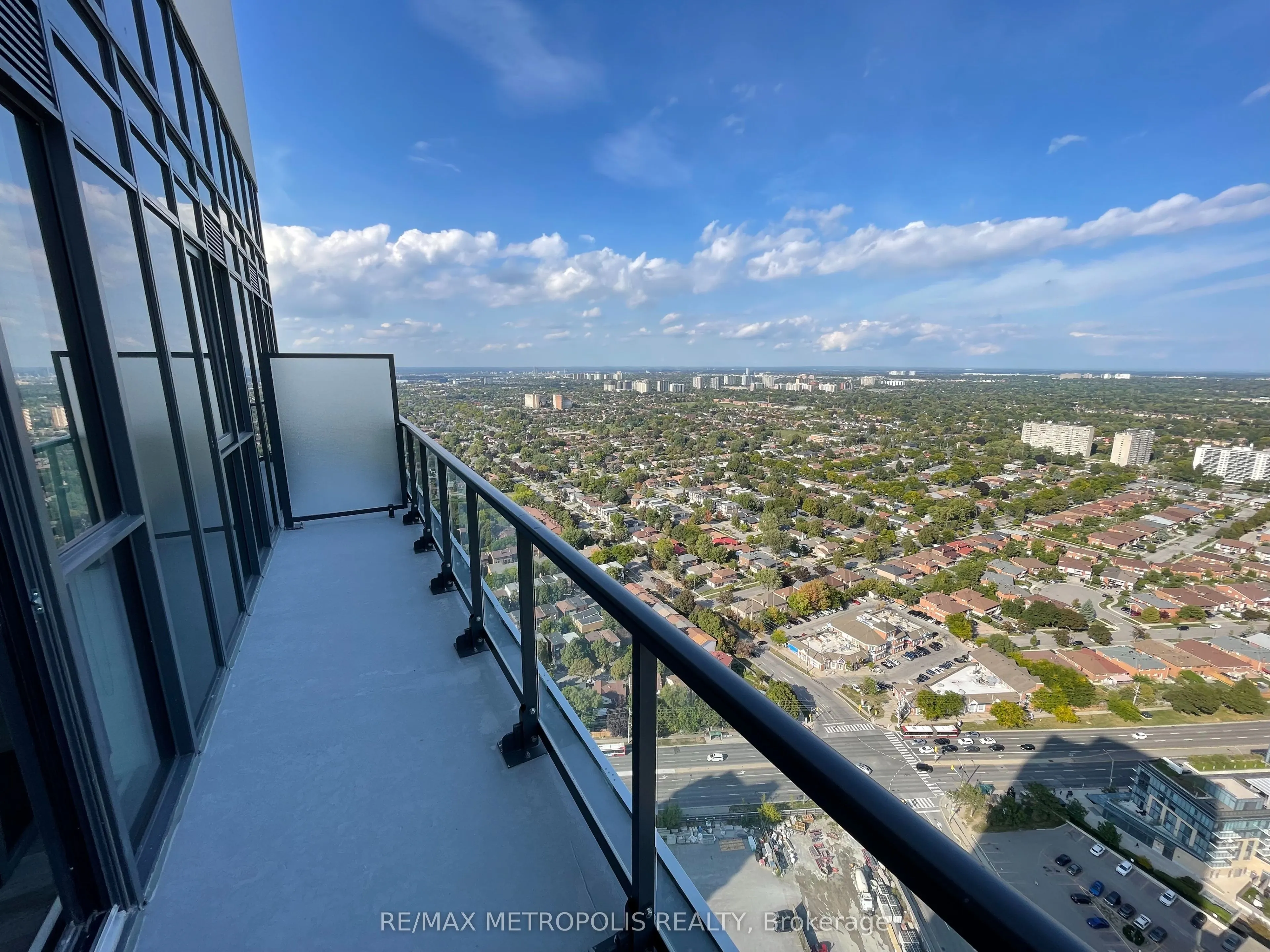 325 Yorkland Boulevard, #PH05