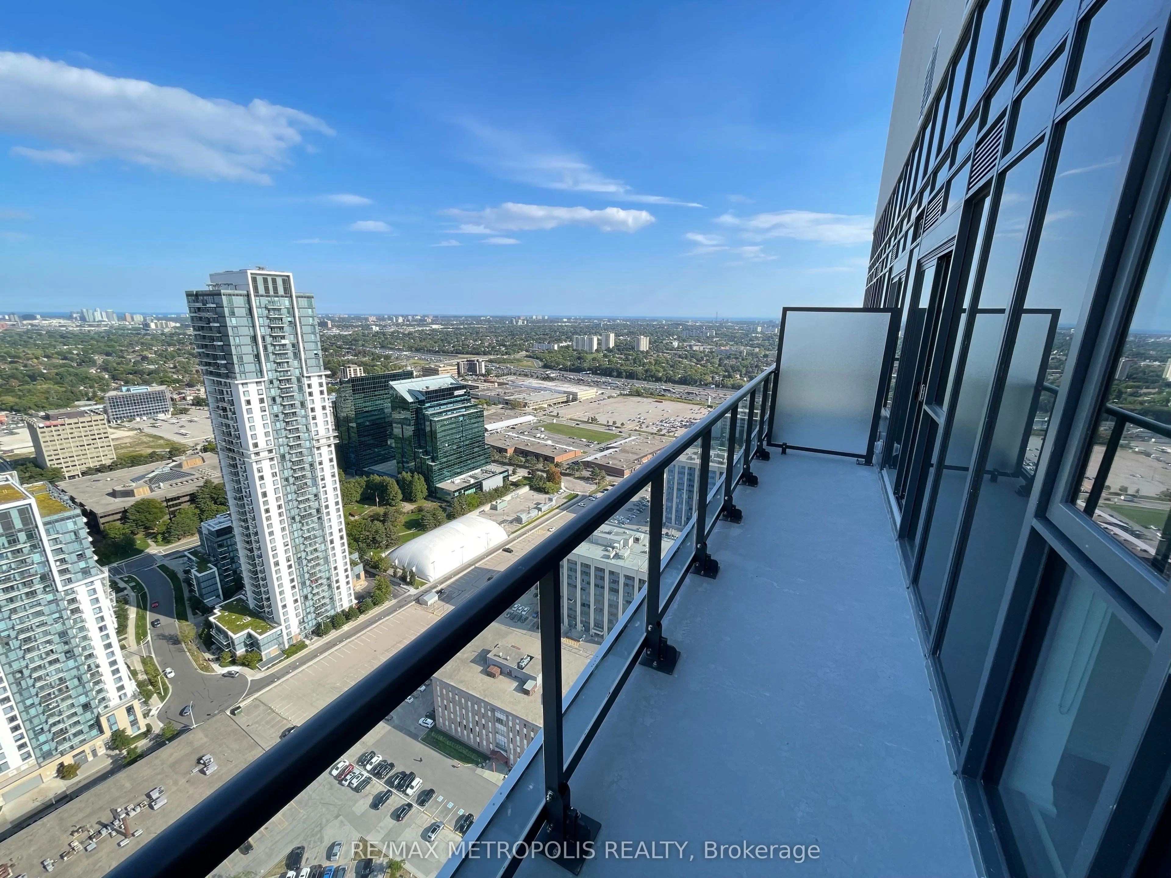 325 Yorkland Boulevard, #PH05