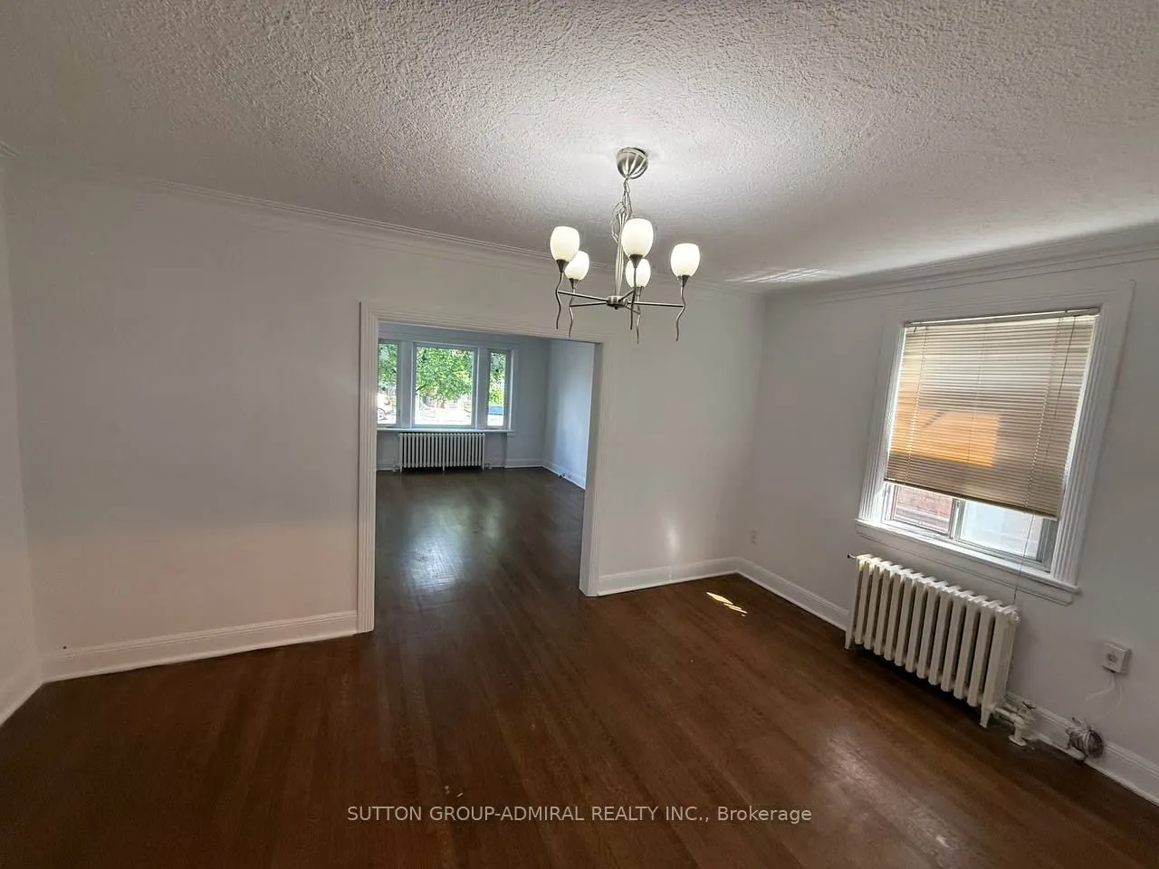976 Avenue Rd Avenue, #main floor