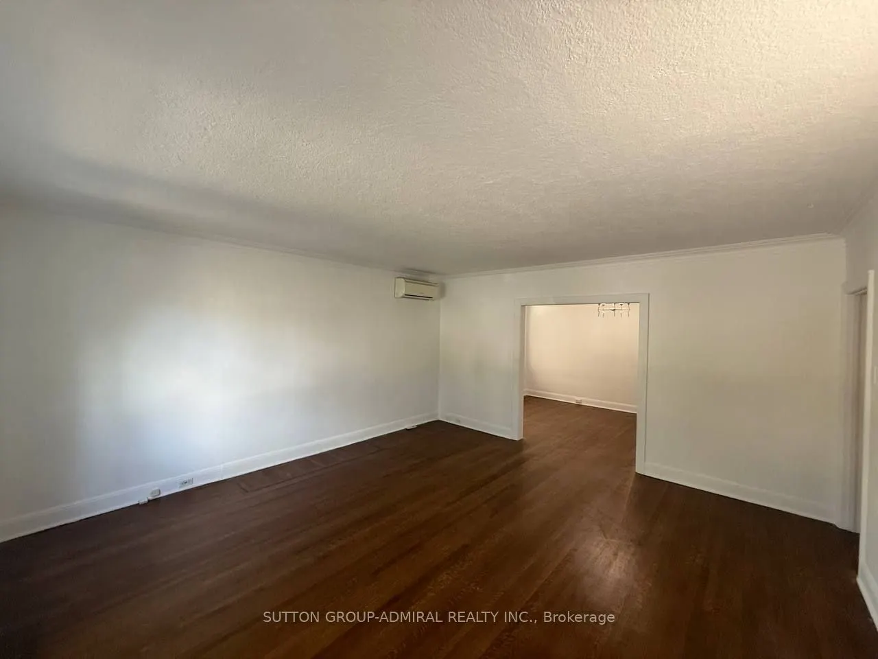 976 Avenue Rd Avenue, #main floor