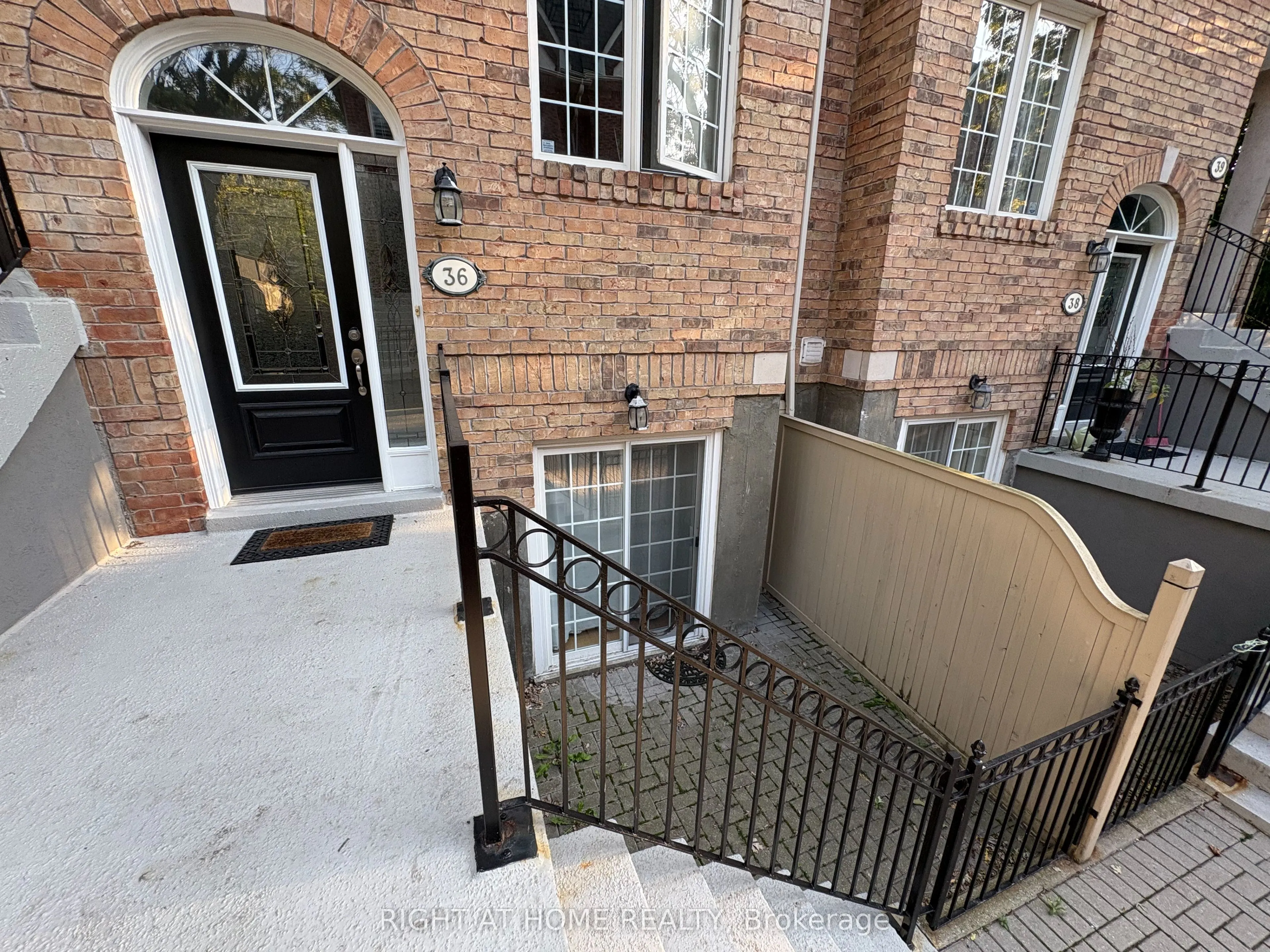 32 Rusholme Park Crescent, #36