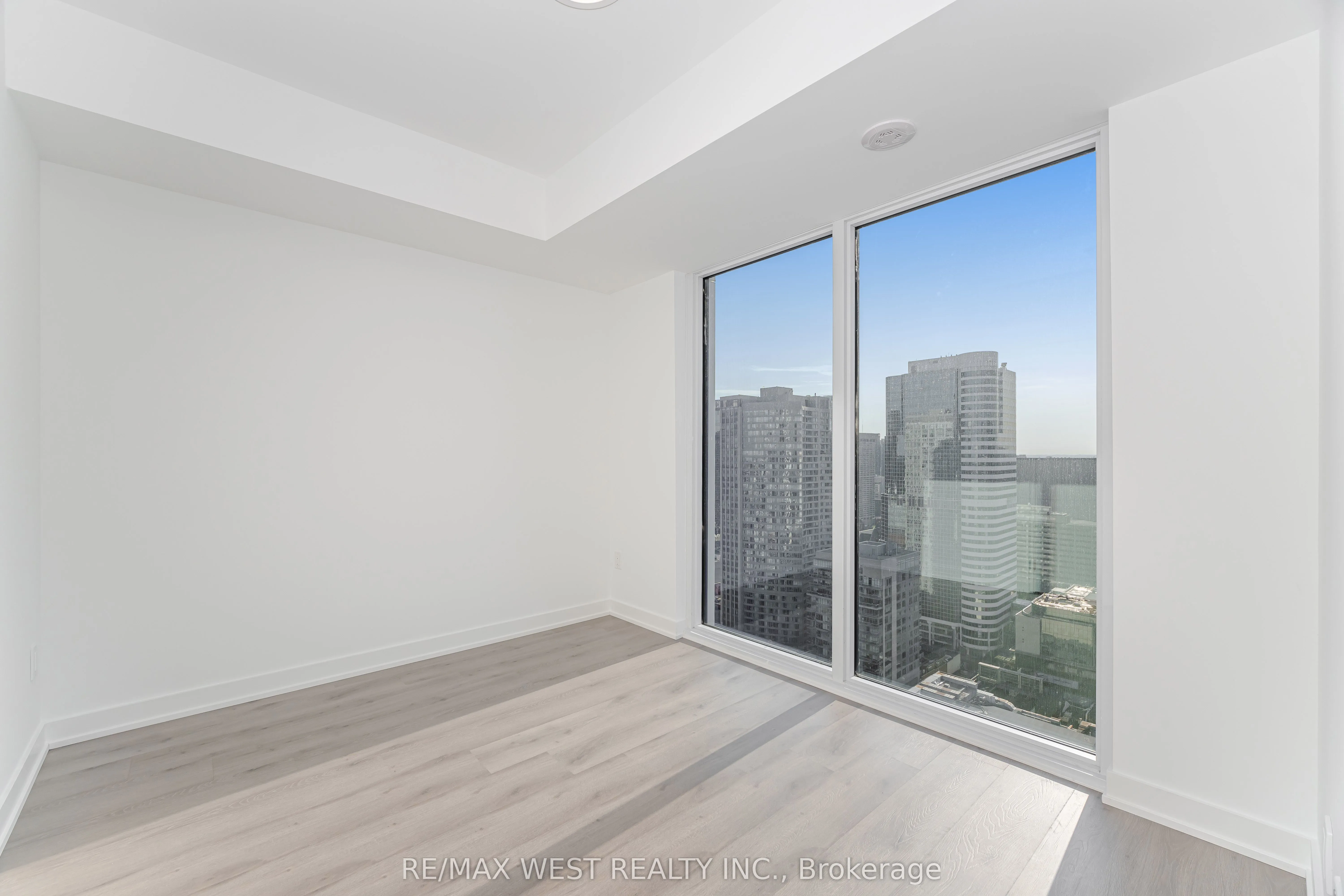 252 Church Street, #3901