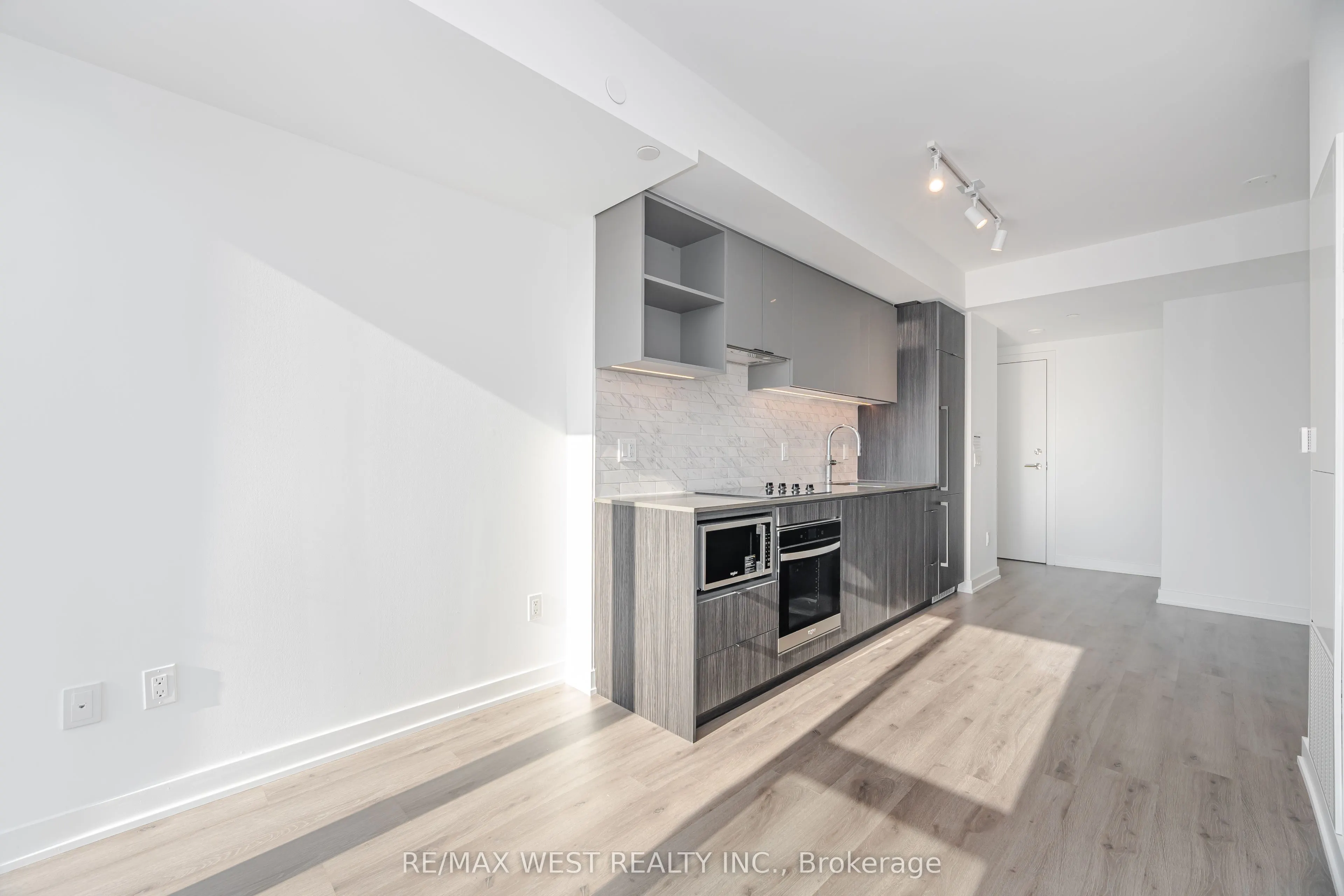 252 Church Street, #3901