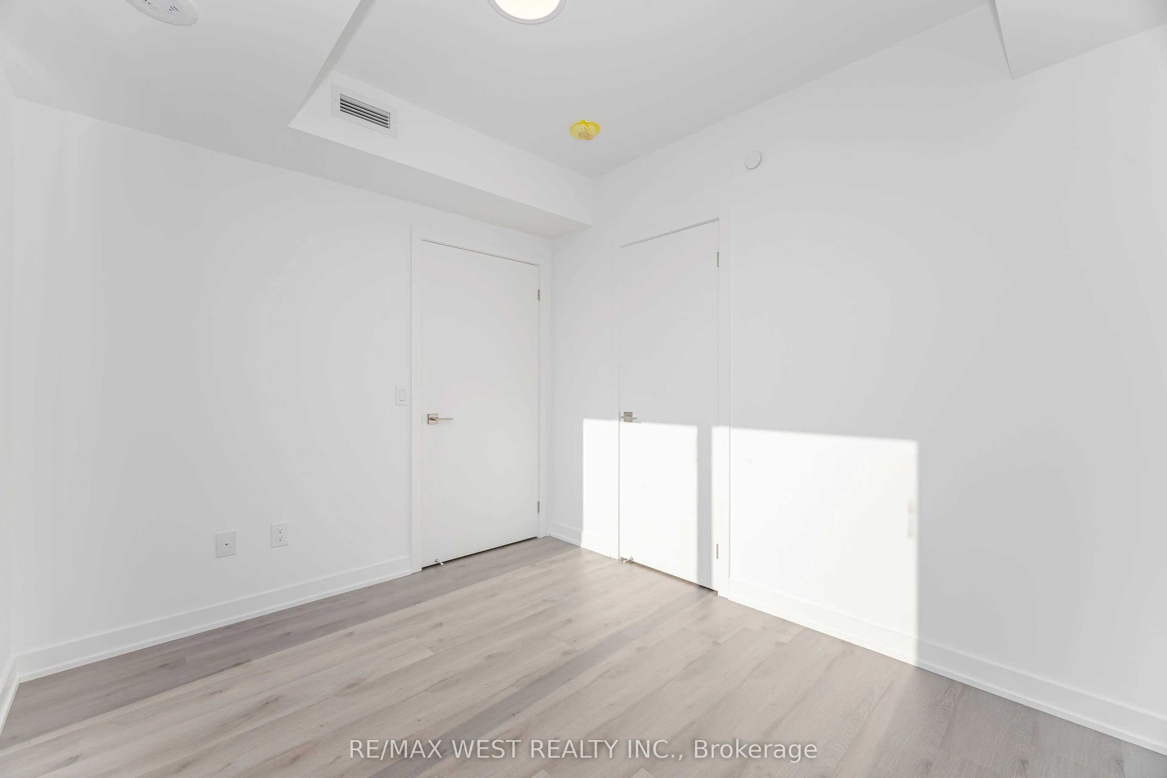 252 Church Street, #3901