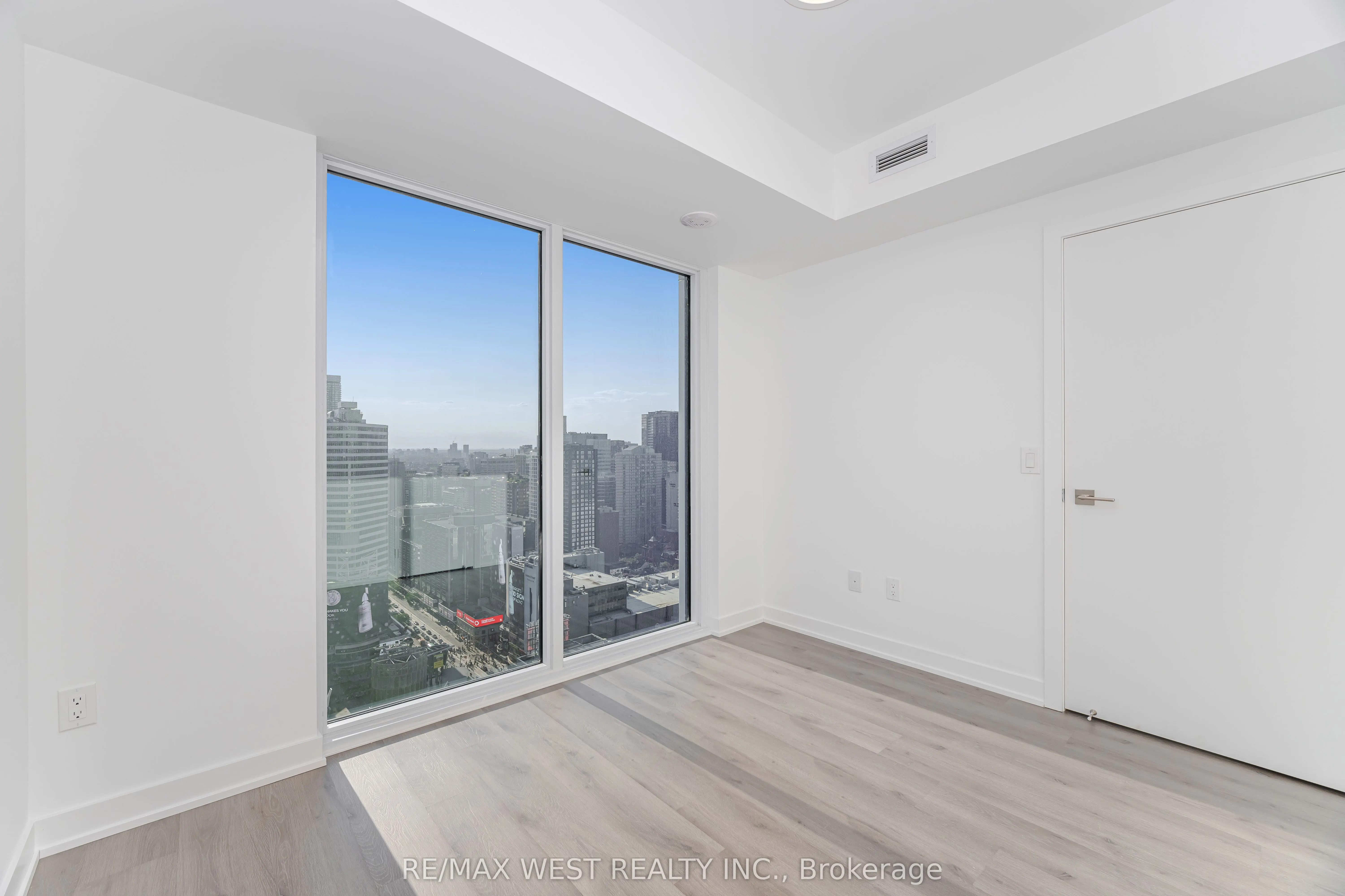 252 Church Street, #3901